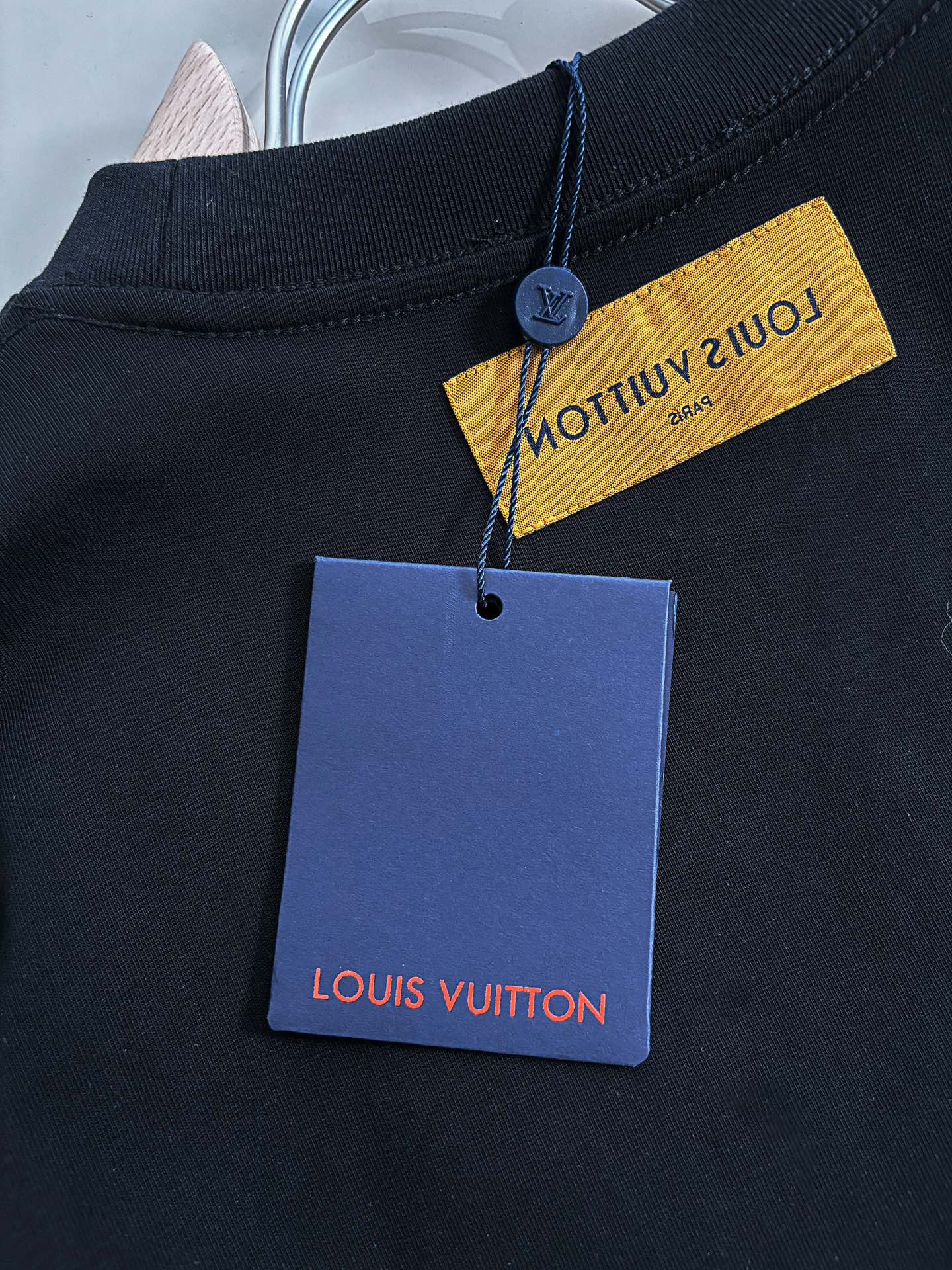  LOUIS VUITTON*
2꯭0꯭2꯭5春夏款上新 ❤️ 
原⌚️高版本 
驴家lv 面料采用27