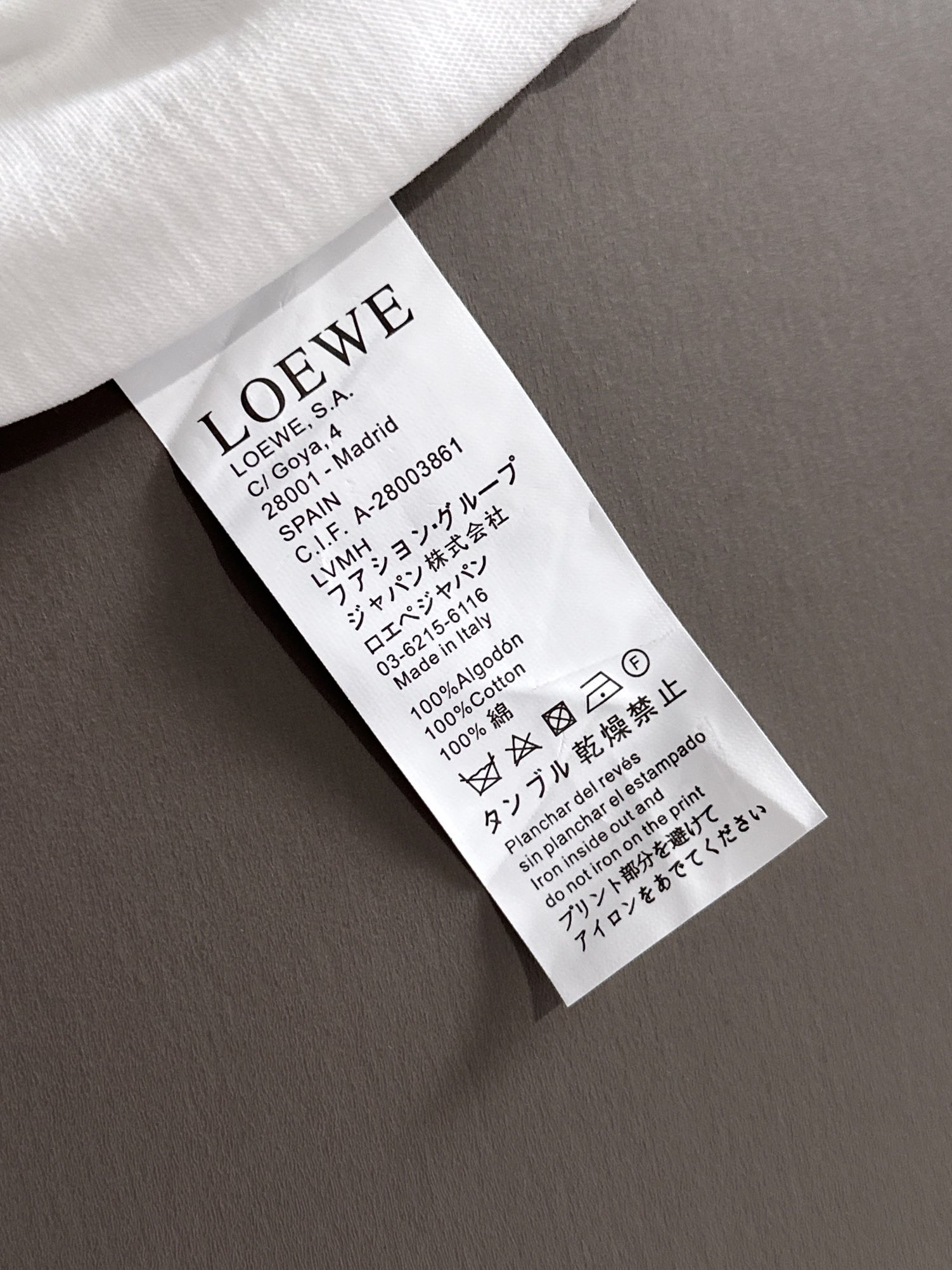 
 LOEWE*
2꯭0꯭2꯭5春夏款上新 ❤️ 
原⌚️高版本 
罗意威 面料采用270 克高密度纯棉