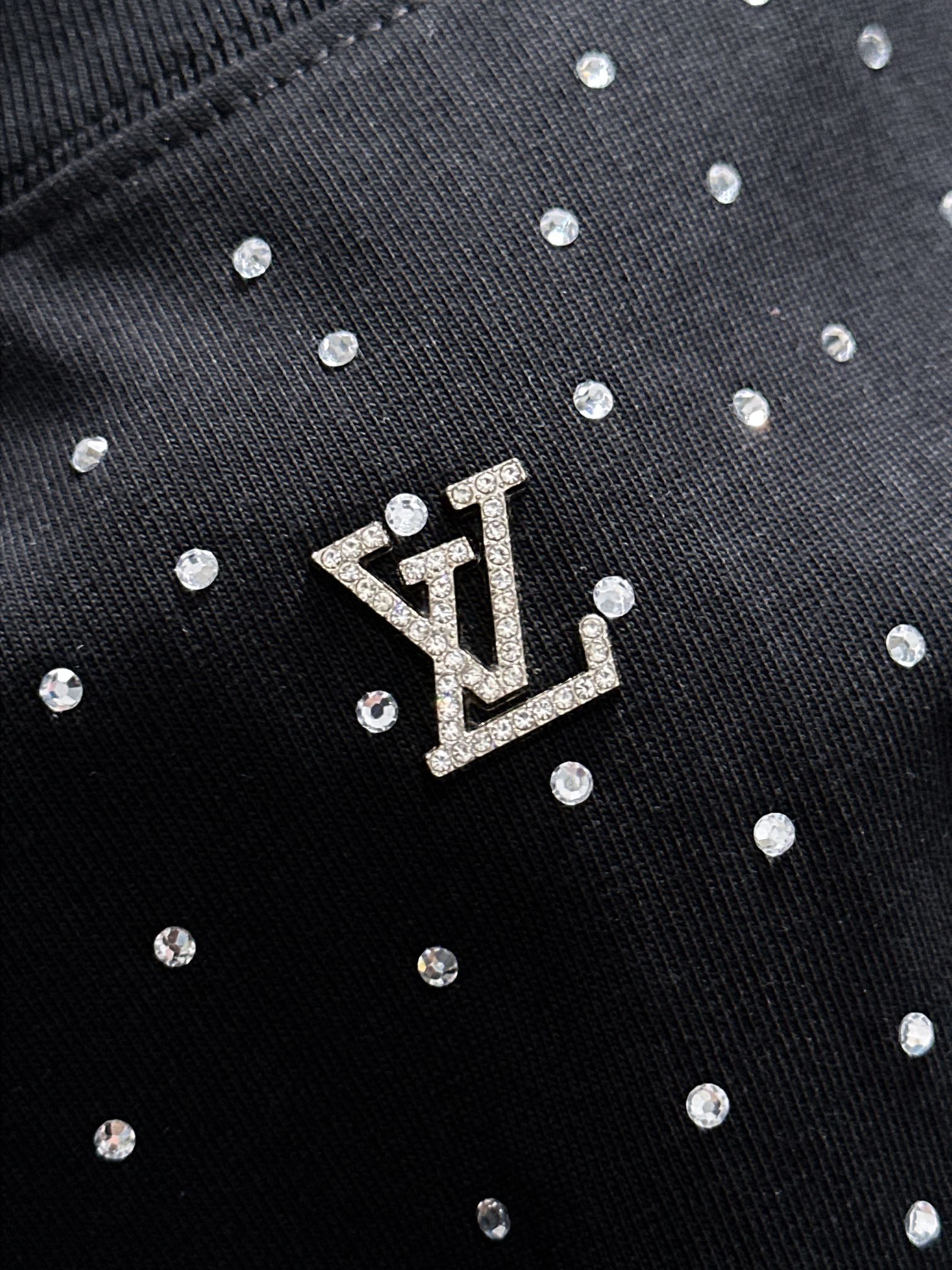 LOUIS VUITTON*
2꯭0꯭2꯭5春夏款上新 ❤️ 
原⌚️高版本 
驴家 面料采用270克