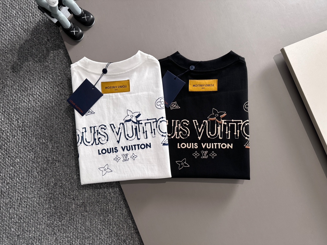  LOUIS VUITTON*
2꯭0꯭2꯭5春夏款上新 ❤️ 
原⌚️高版本 
驴家lv 面料采用27