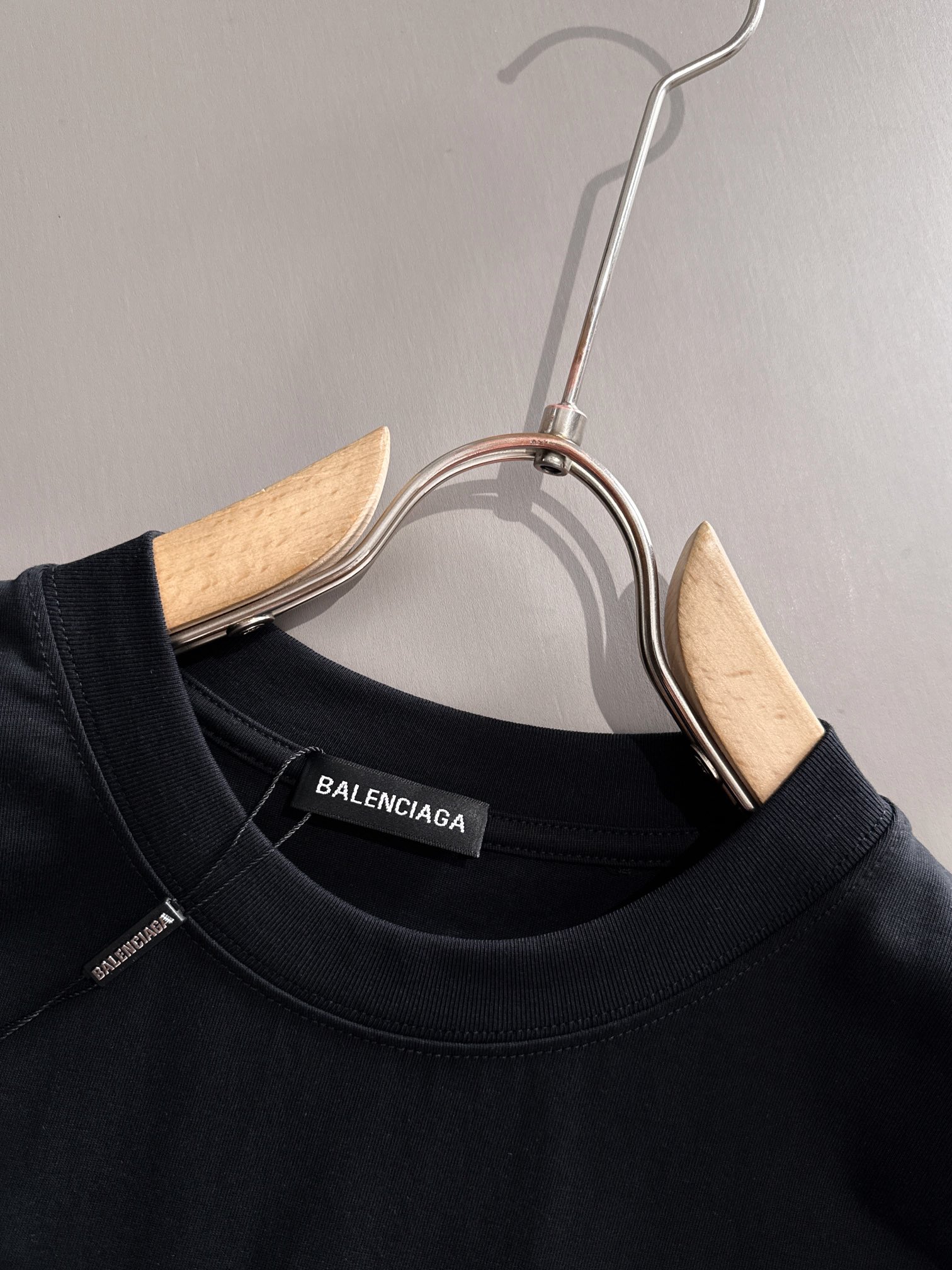  Balenciaga*
2꯭0꯭2꯭5春夏款上新 ❤️ 
原⌚️高版本 
巴黎世家 面料采用270克高