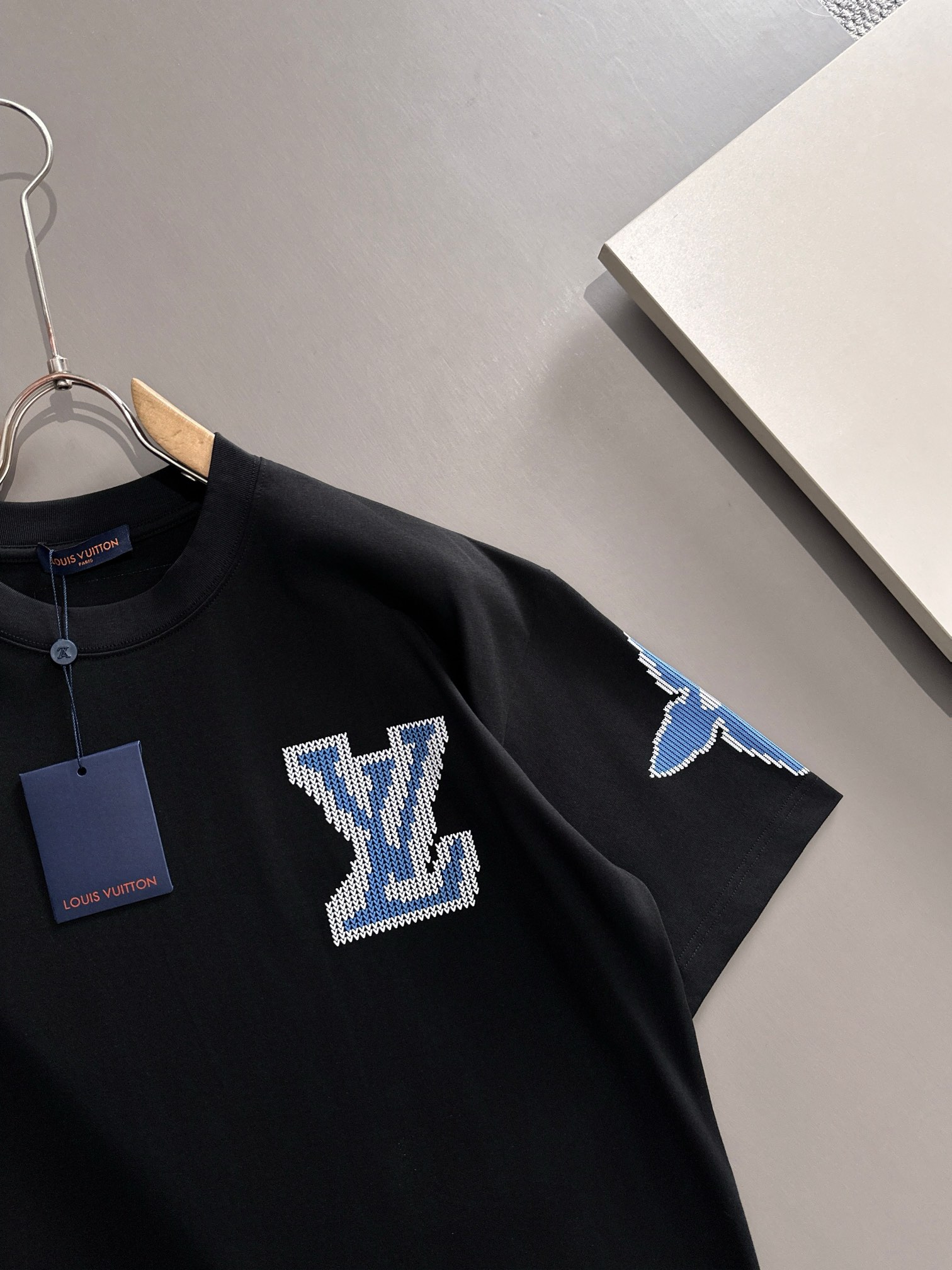 LOUIS VUITTON*
2꯭0꯭2꯭5春夏款上新 ❤️ 
原⌚️高版本 
驴家lv 面料采用27