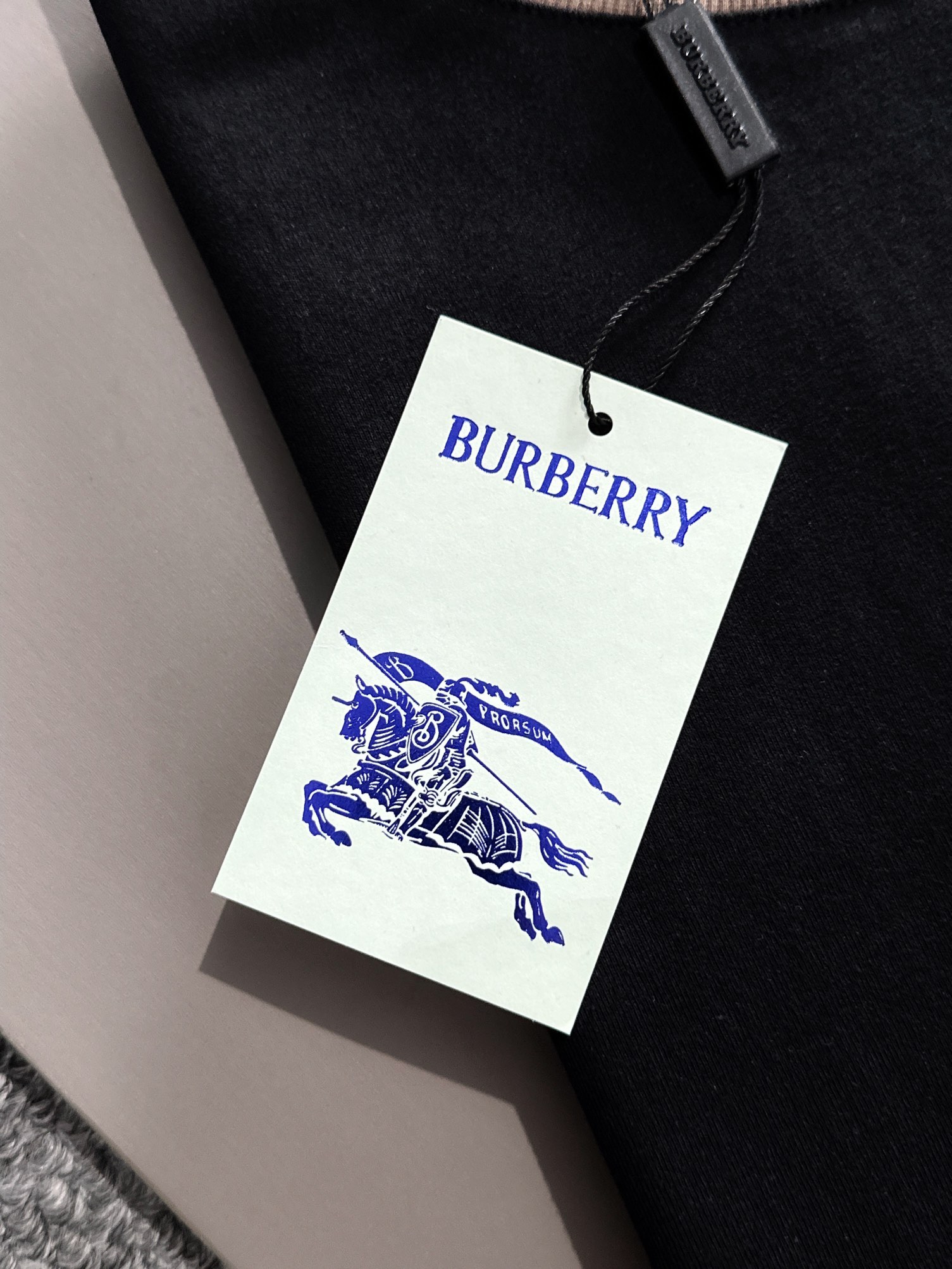  Burberry*
2꯭0꯭2꯭5春夏款上新 ❤️ 
原⌚️高版本 
巴宝莉 面料采用270克高密度纯