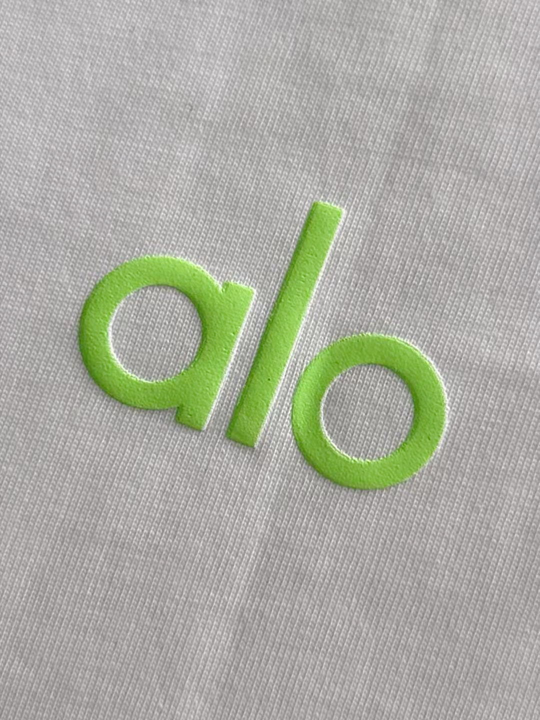 
 alo*
2꯭0꯭2꯭5春夏款上新 
原⌚️高版本 
alo 面料采用270克高密度纯棉 不变形 不