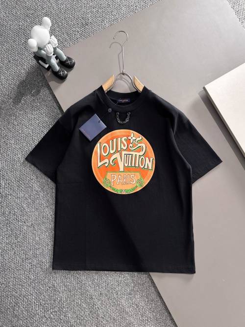 Louis Vuitton Men's 25SS Round Neck Short Sleeve T-Shirt - High Quality 1 Louis Vuitton Men's 25SS Round Neck Short Sleeve T-Shirt - High Quality