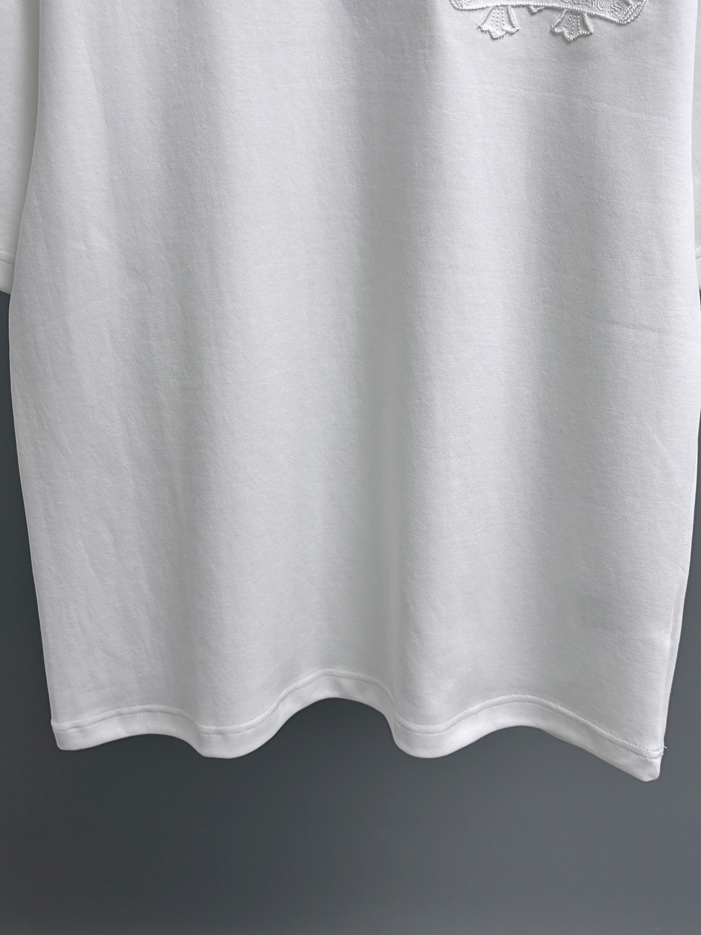 Chrome Hearts 2025 White Cotton Blend T-Shirt with Embroidered Logo 10 i1758549589 7320 11