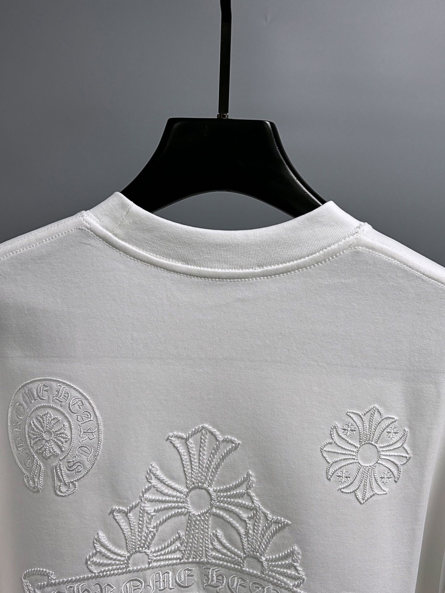 Chrome Hearts 2025 White Cotton Blend T-Shirt with Embroidered Logo 7 i1758549589 740 3