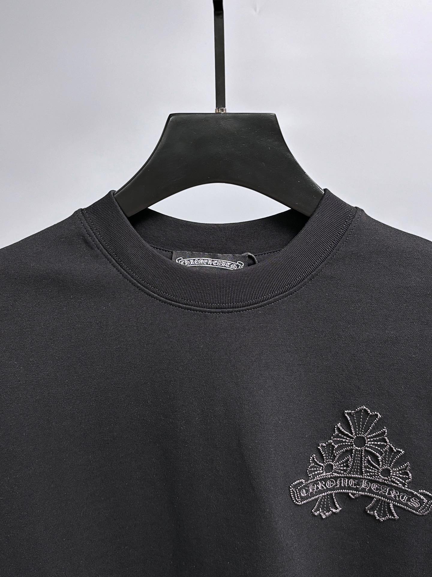 Chrome Hearts Men's Black Cotton T-Shirt with Cross Logo Embroidery 3 i1758549657 3498 5