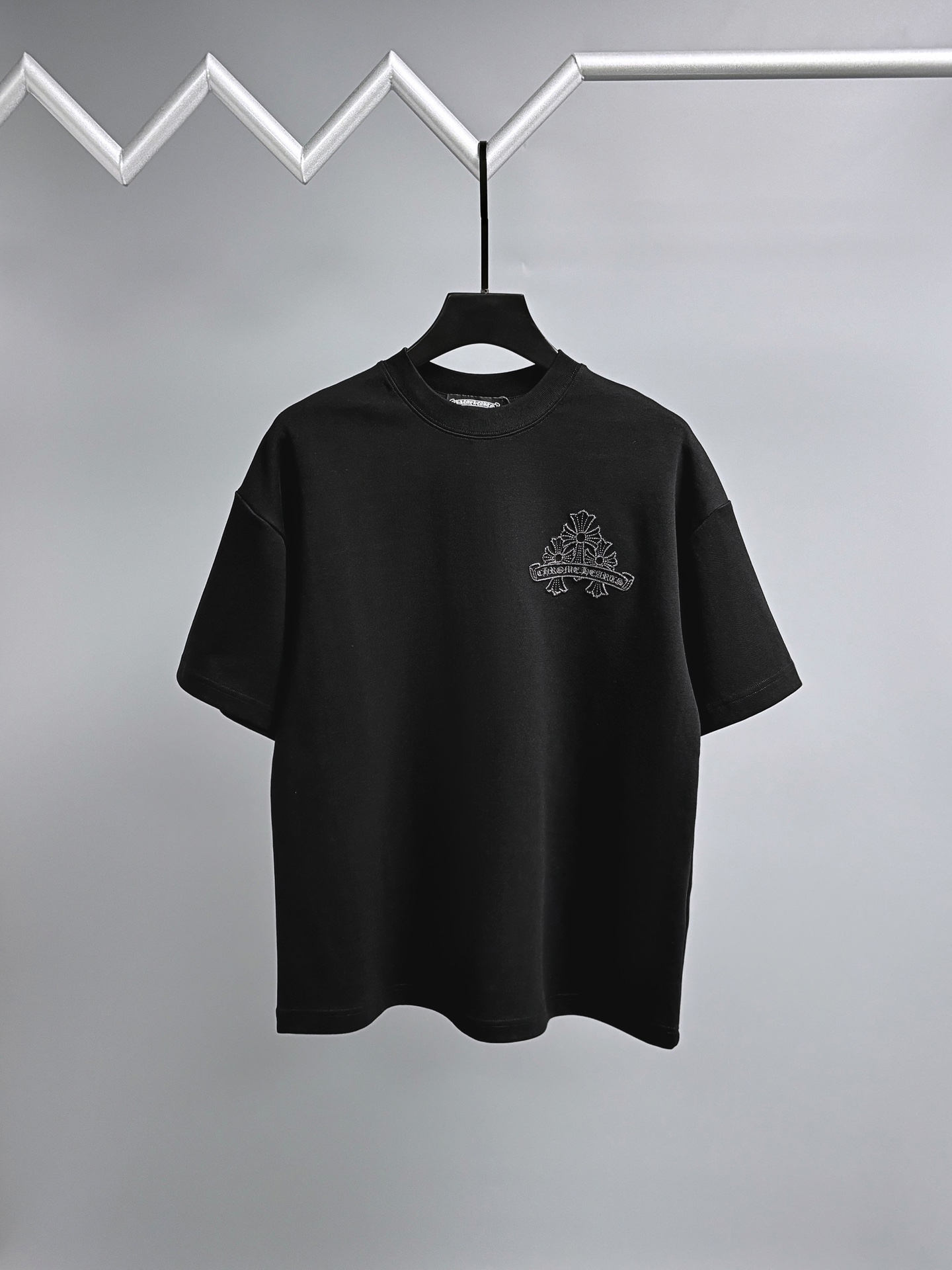 Chrome Hearts Men's Black Cotton T-Shirt with Cross Logo Embroidery 2 i1758549657 9903 0