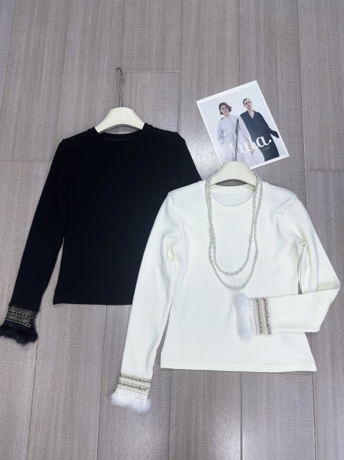 Elegant Long Sleeve Top with Fur and Lace Details - Perfect Underlayer 1 Elegant Long Sleeve Top with Fur and Lace Details - Perfect Underlayer