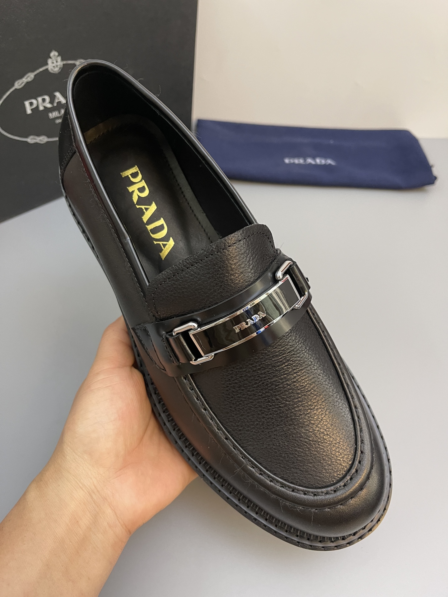 Batch (Prada) de alta calidad, . Material-piel de vaca importada, forro y plantilla son todos de pie