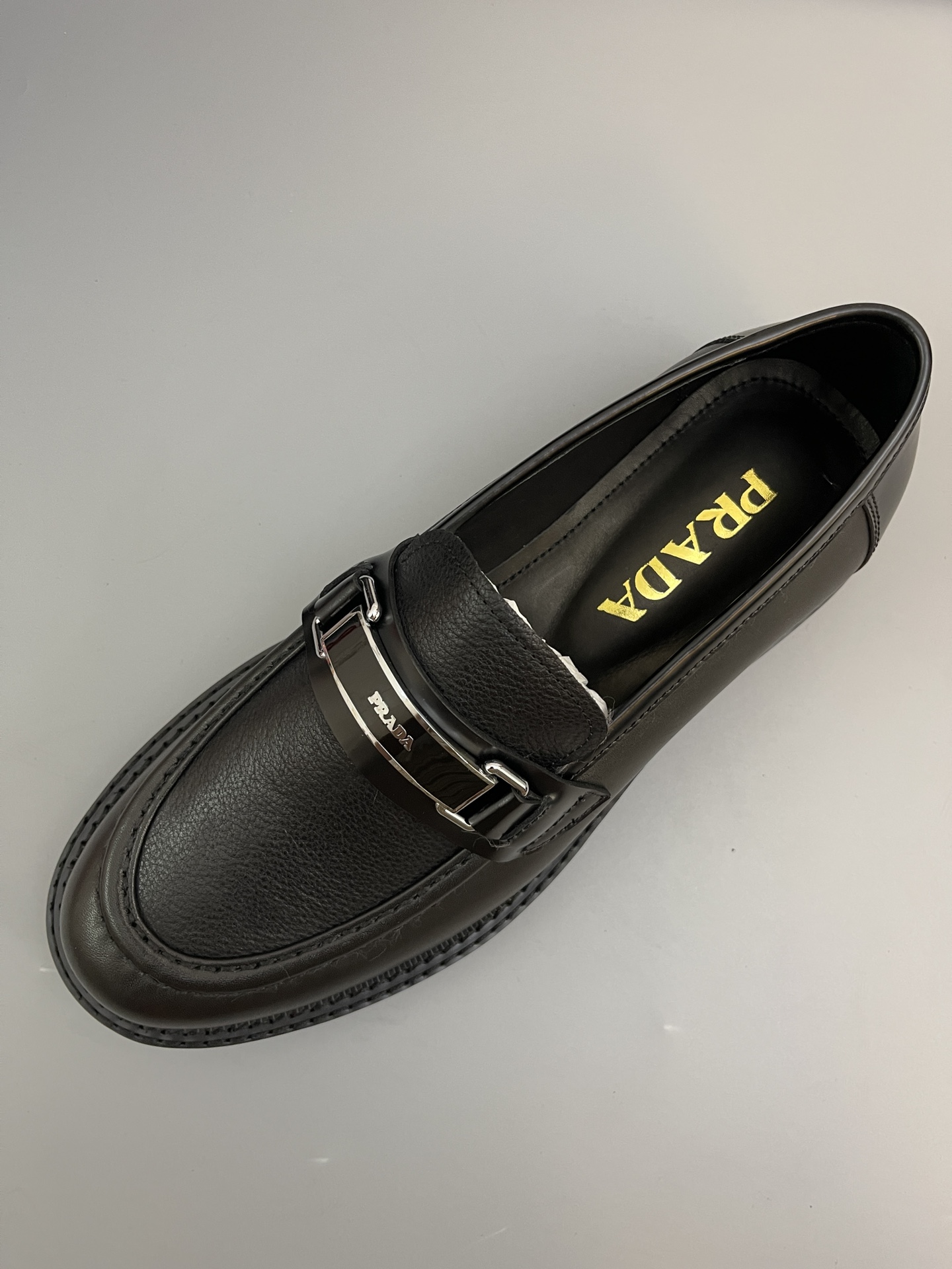 Batch (Prada) de alta calidad, . Material-piel de vaca importada, forro y plantilla son todos de pie