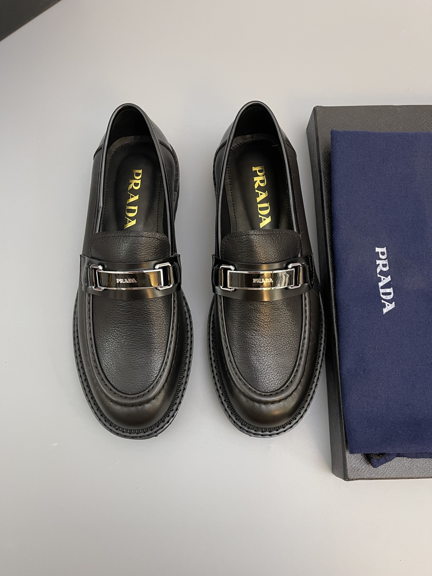 Batch (Prada) de alta calidad, . Material-piel de vaca importada, forro y plantilla son todos de pie