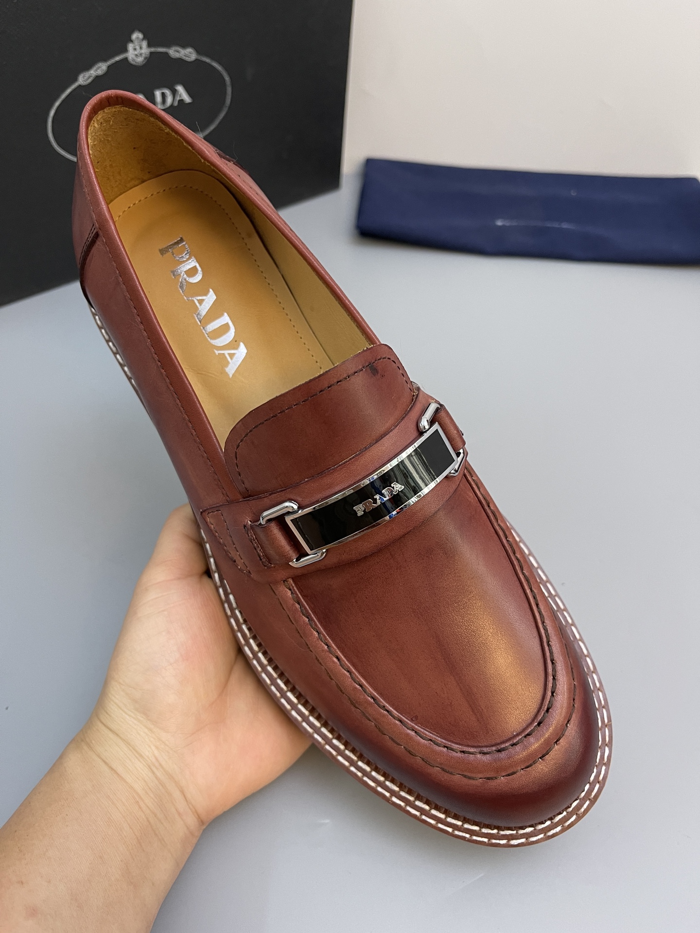 Batch (Prada) de alta calidad, . Material-piel de vaca importada, forro y plantilla son todos de pie