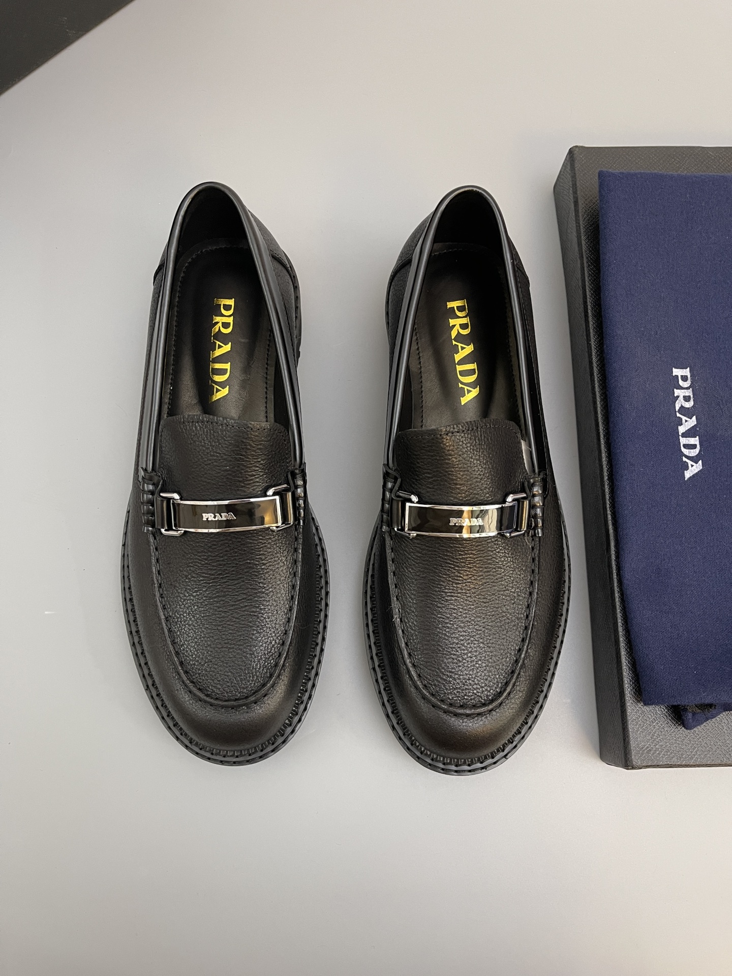 Batch (Prada) de alta calidad, . Material-piel de vaca importada, forro y plantilla son todos de pie