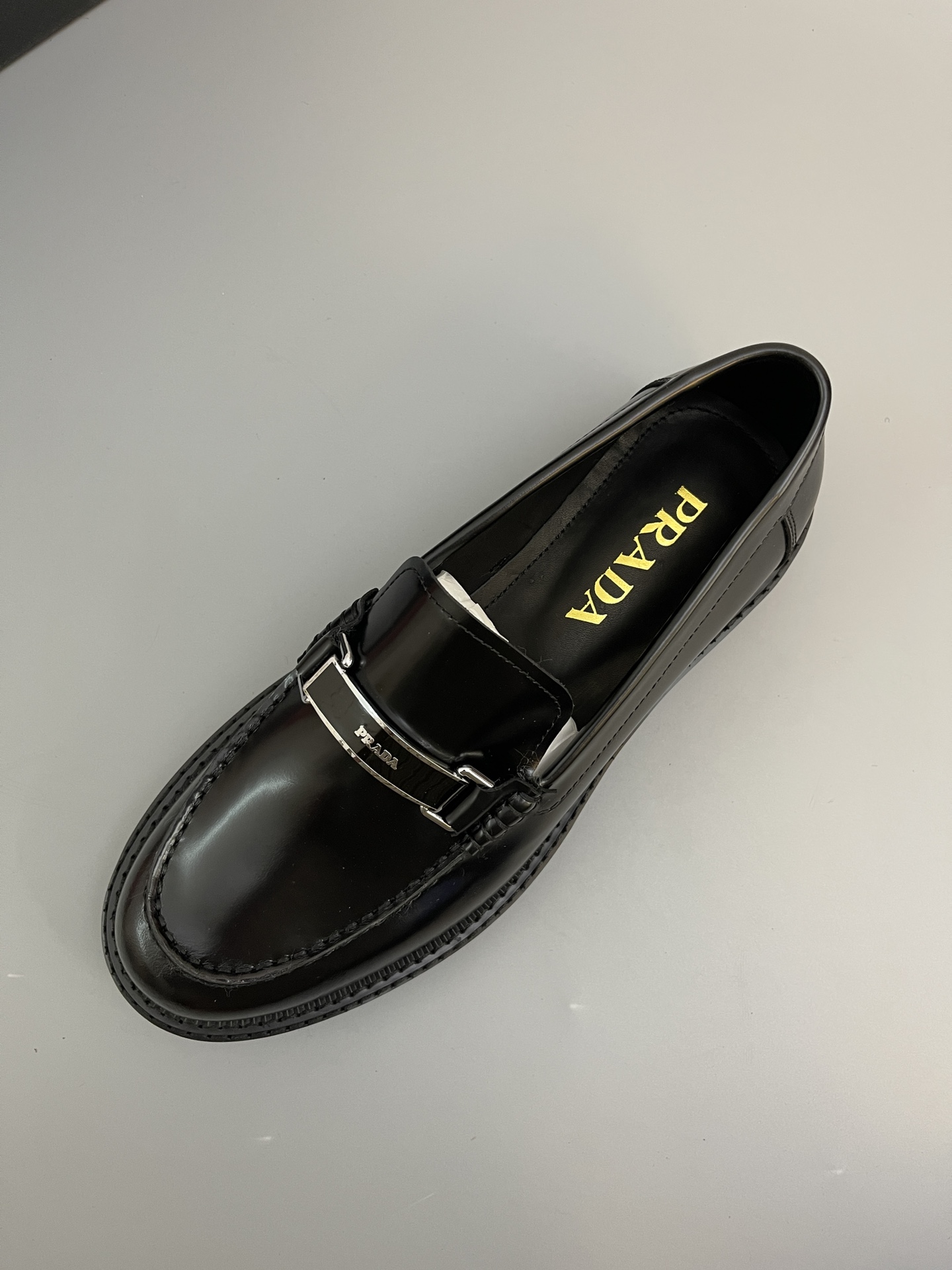 Batch (Prada) de alta calidad, . Material-piel de vaca importada, forro y plantilla son todos de pie