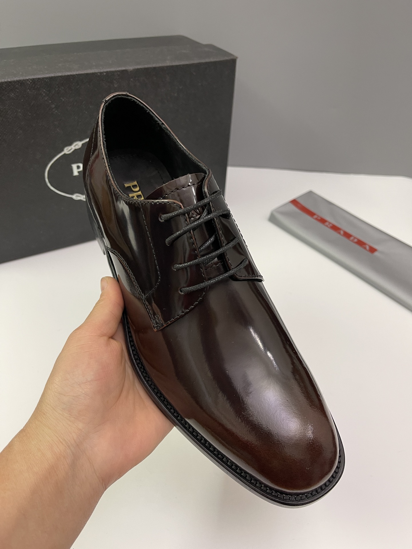 Batch New Prad Mocasines de cuero de vacaHechos a mano de cuero de vaca saffiano icónico, estos moca