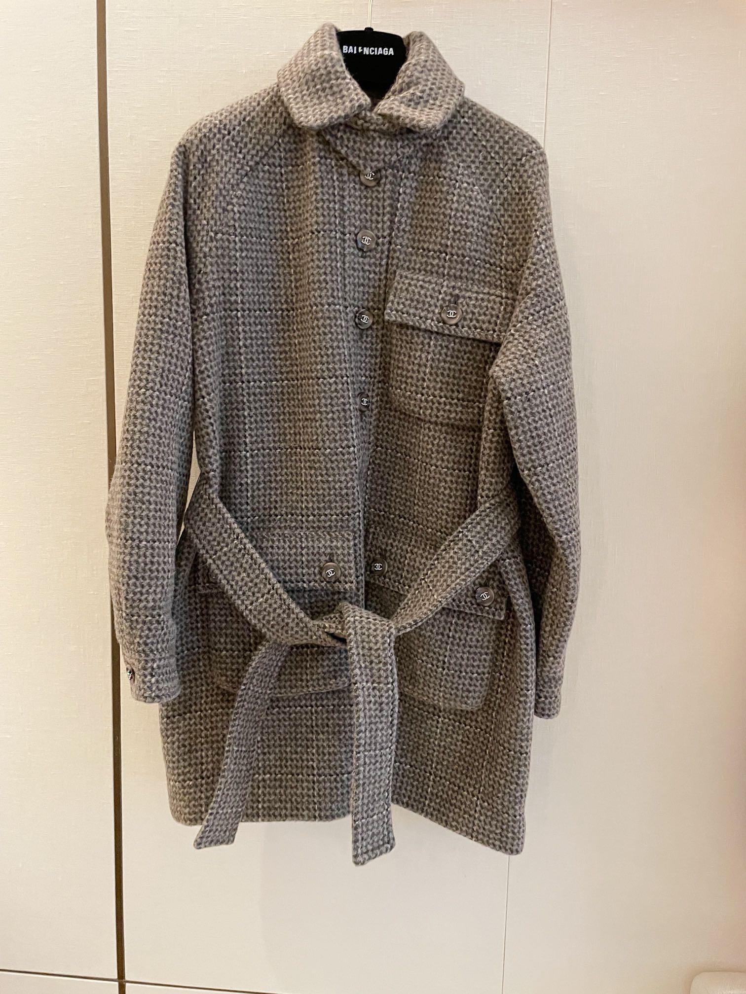 Chanel Online
 Clothing Coats & Jackets Grey Silk Wool Fall/Winter Collection