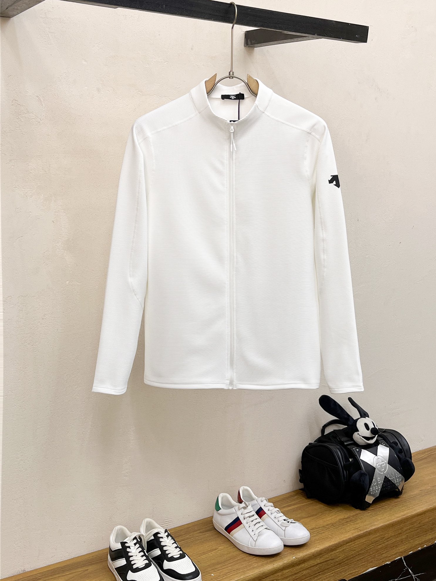 NO:540241,DESCENTE [Original development same fabric] [25 new products and same style] Jacket Men and Women Couples Fashionable Casual Sports Outdoor Running Speed ​​Dryer Autumn Half-high neck zipper stand collar Fashionable casual comfortable long sleeve T-shirt for men Size M-3XL,,jackets & coats,tees,t-shirt,alexander wang19860909迪桑特（DESCENTE）【原版开发同款面料】【25新品商场同款】外套男女情侣款时尚休闲运动户外跑步速干衣 秋季半高领拉链立领时尚休闲舒适长袖T恤男士 尺码M-3XL,,jackets & coats,tees，t-shirt,alexander wang,Men's clothing