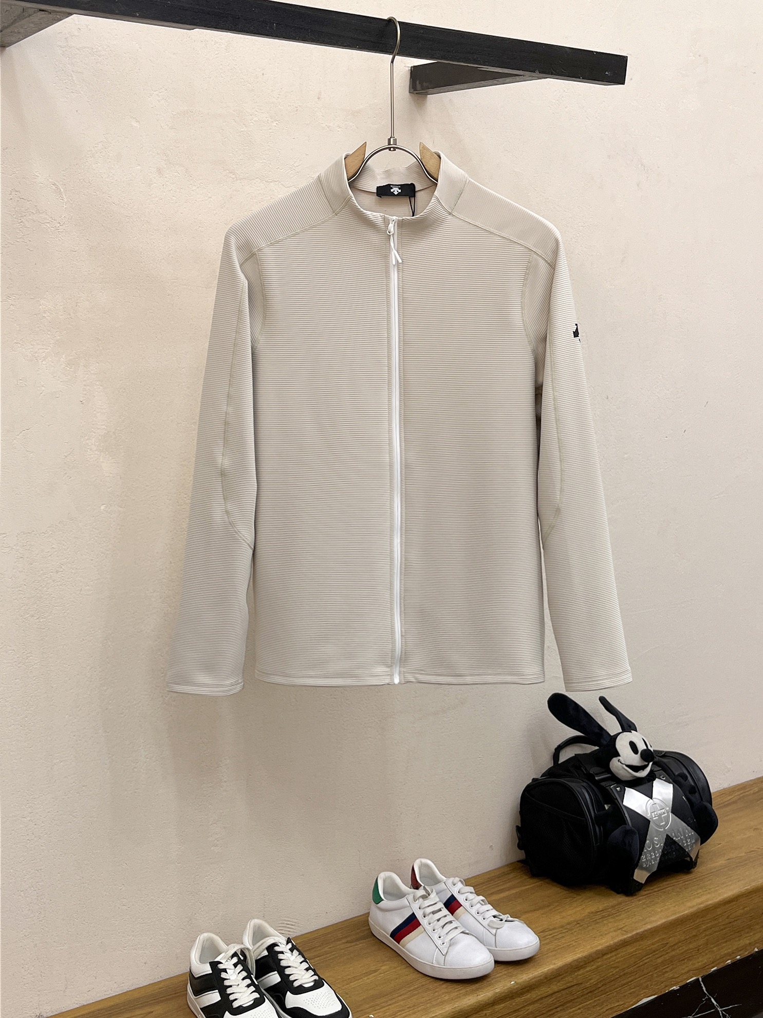 NO:540239,DESCENTE [Original development same fabric] [25 new products and same style] Jacket Men and Women Couples Fashionable Casual Sports Outdoor Running Speed ​​Dryer Autumn Half-high neck zipper stand collar Fashionable casual comfortable long sleeve T-shirt for men Size M-3XL,,jackets & coats,tees,t-shirt,alexander wang19860909迪桑特（DESCENTE）【原版开发同款面料】【25新品商场同款】外套男女情侣款时尚休闲运动户外跑步速干衣 秋季半高领拉链立领时尚休闲舒适长袖T恤男士 尺码M-3XL,,jackets & coats,tees，t-shirt,alexander wang,Men's clothing