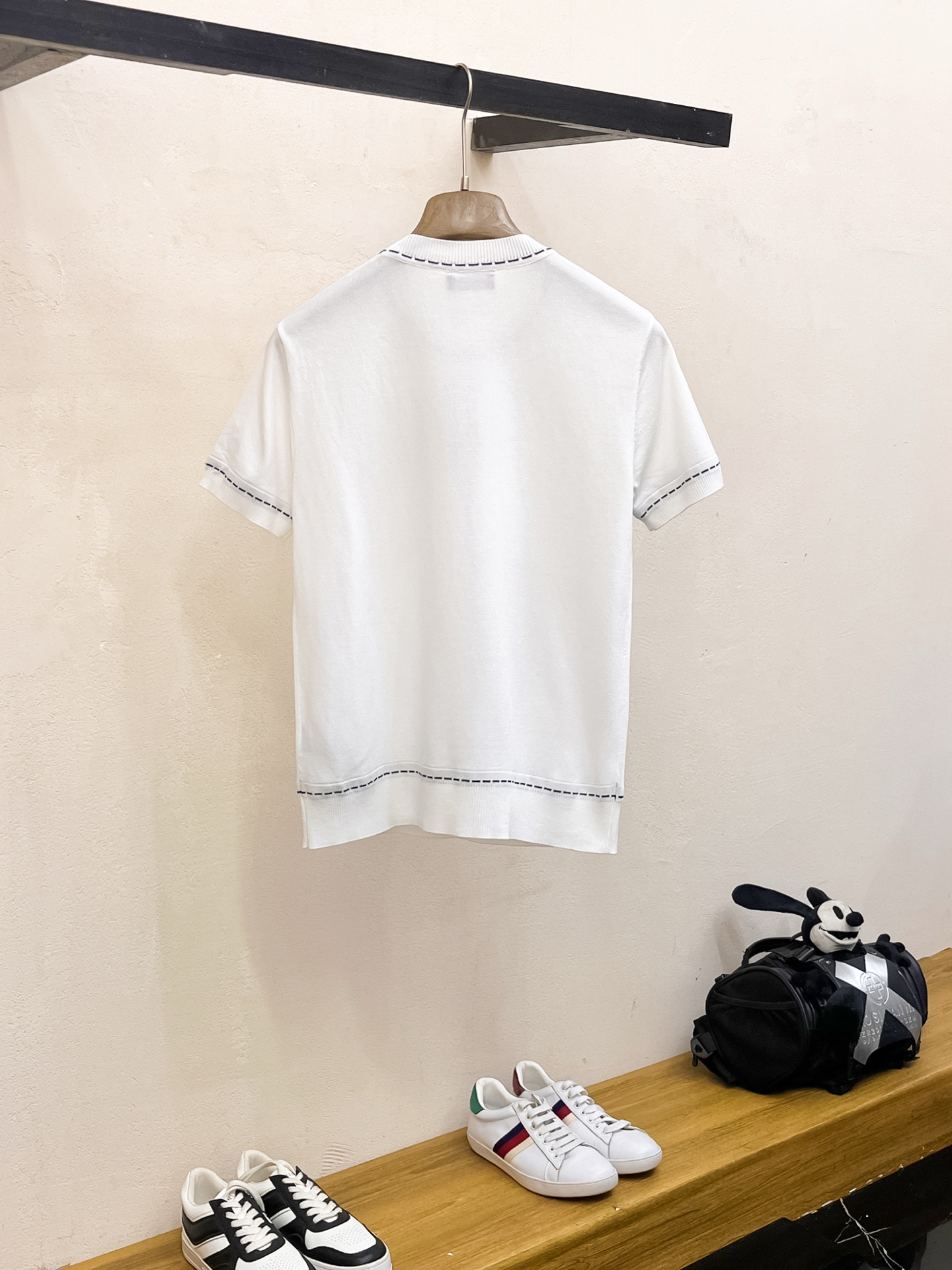 芬迪 2026春夏新品针织短袖，进口针织面料，手感柔软。顶级进口私货，设计潮流短袖针织衫，不失奢华 品质