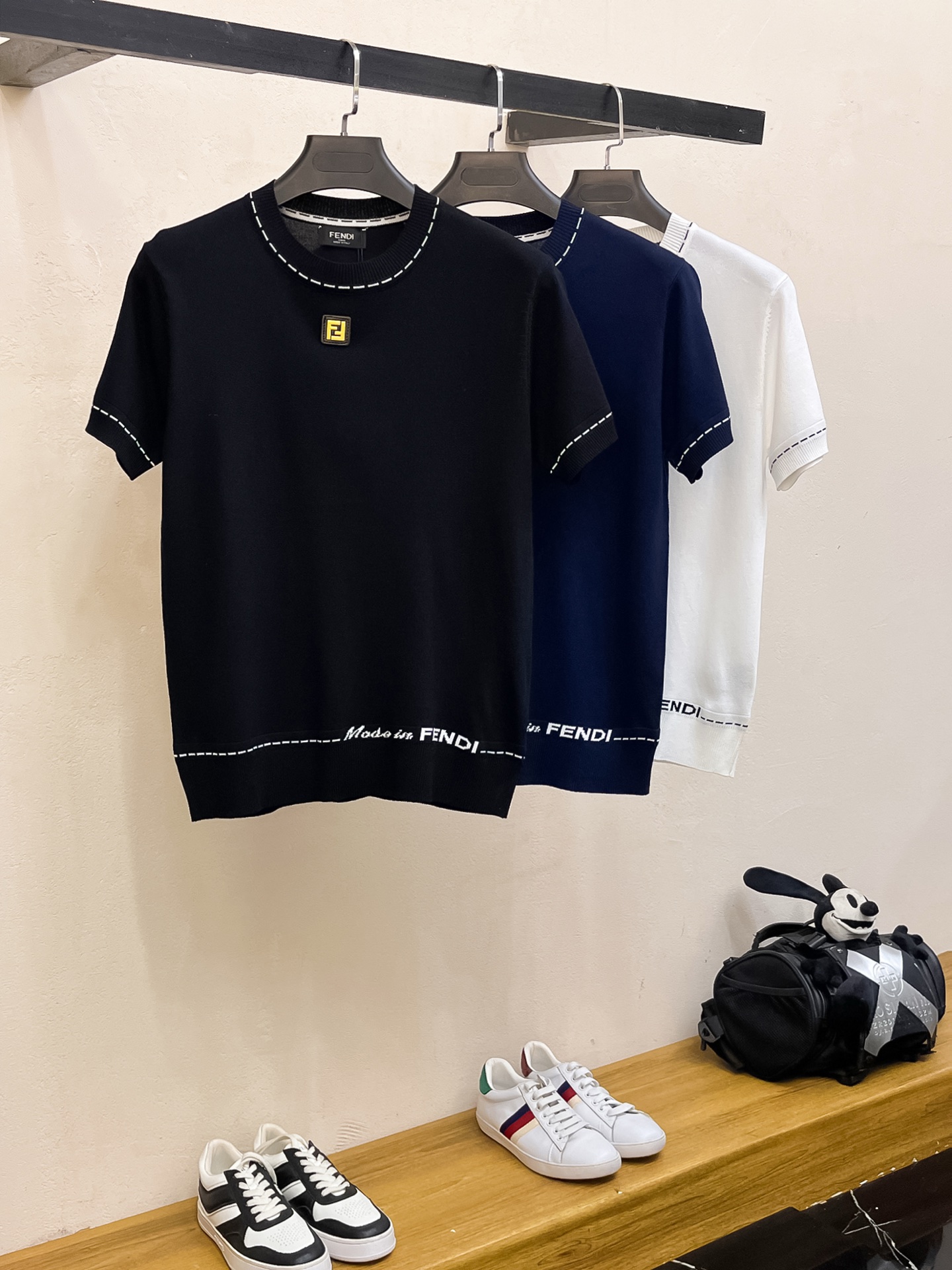 芬迪 2026春夏新品针织短袖，进口针织面料，手感柔软。顶级进口私货，设计潮流短袖针织衫，不失奢华 品质