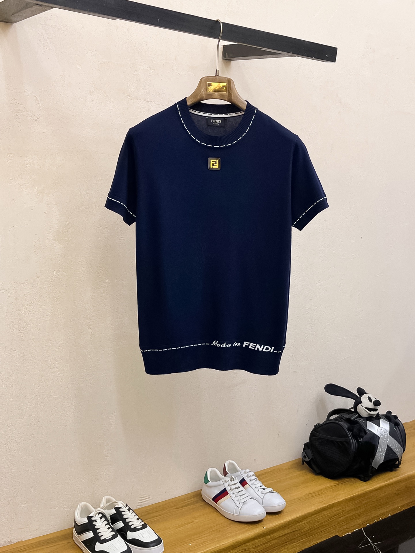 芬迪 2026春夏新品针织短袖，进口针织面料，手感柔软。顶级进口私货，设计潮流短袖针织衫，不失奢华 品质