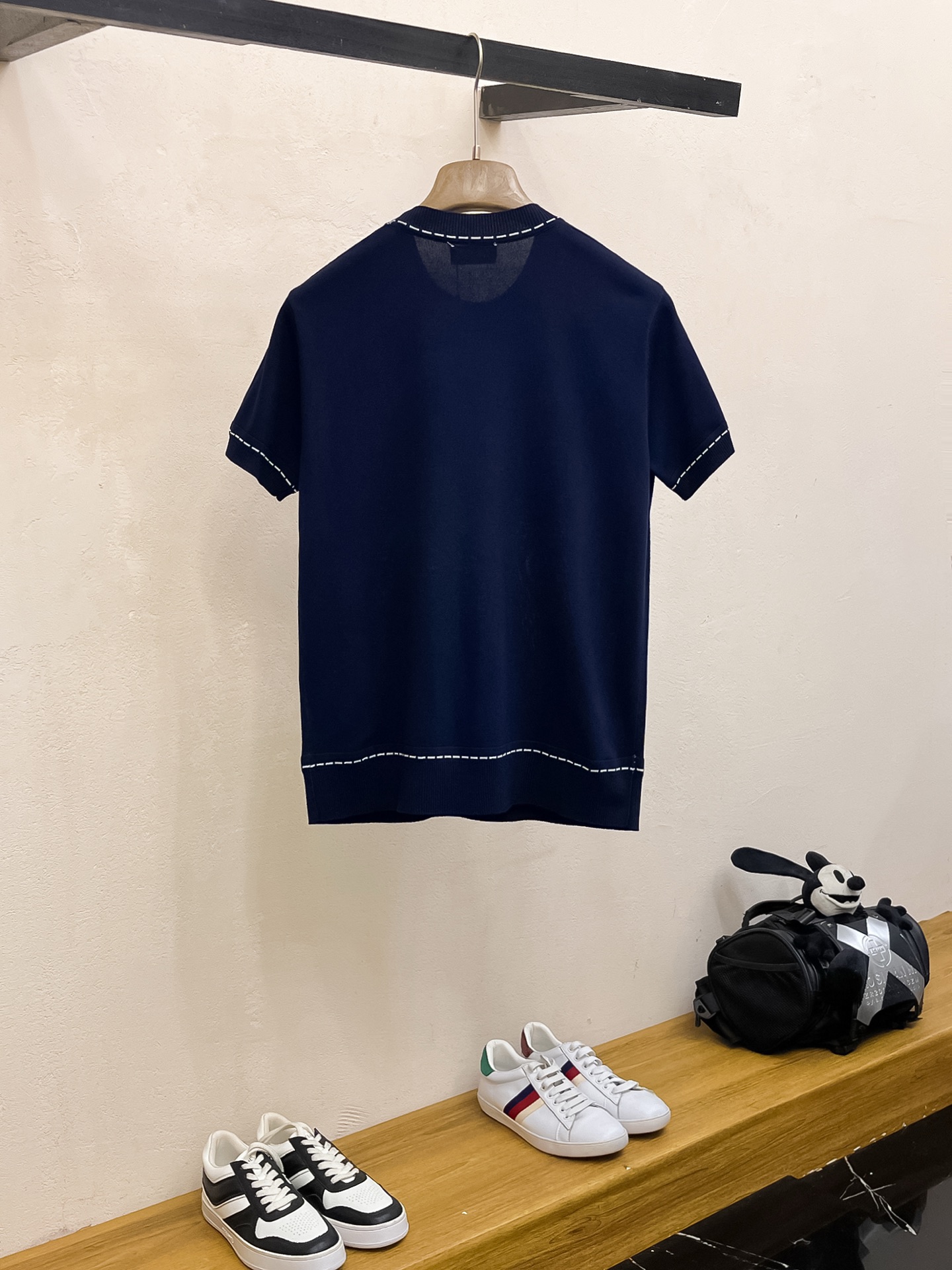 芬迪 2026春夏新品针织短袖，进口针织面料，手感柔软。顶级进口私货，设计潮流短袖针织衫，不失奢华 品质