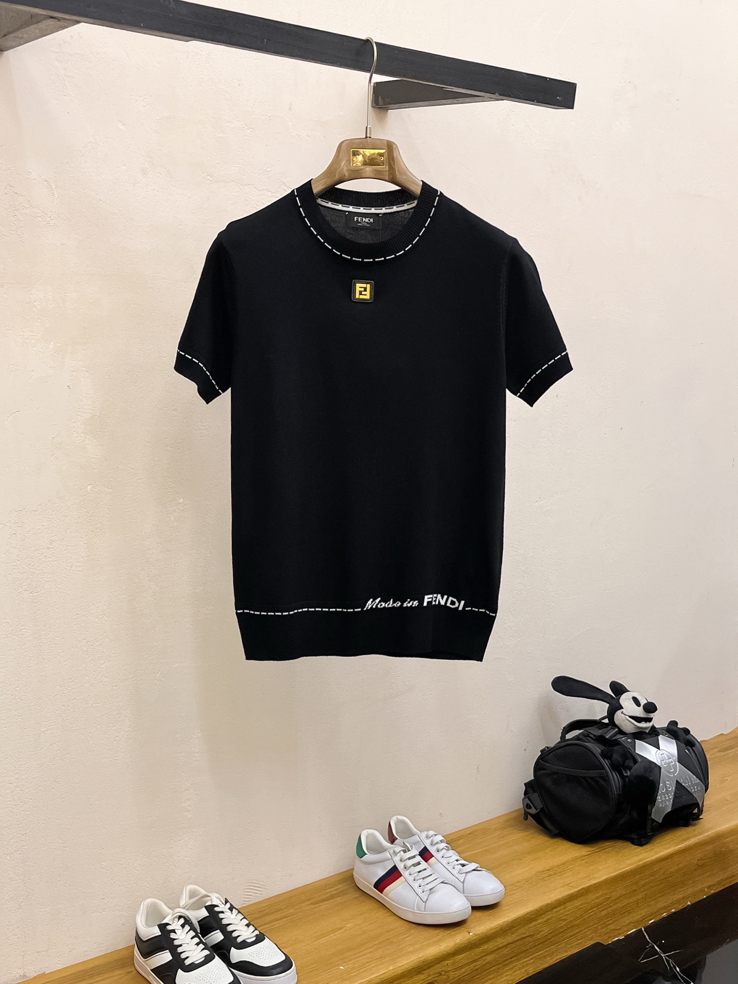 芬迪 2026春夏新品针织短袖，进口针织面料，手感柔软。顶级进口私货，设计潮流短袖针织衫，不失奢华 品质