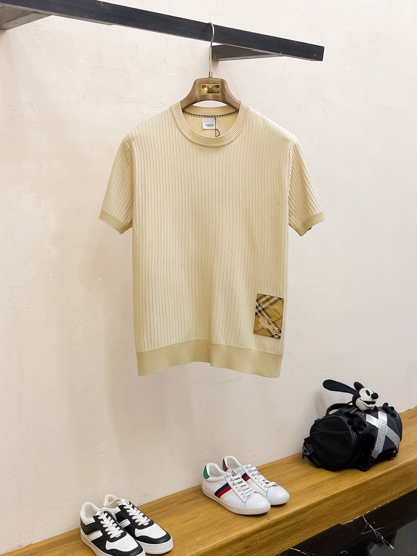 巴宝莉 2026春夏新品针织短袖，进口针织面料，手感柔软。顶级进口私货，设计潮流短袖针织衫，不失奢华 品