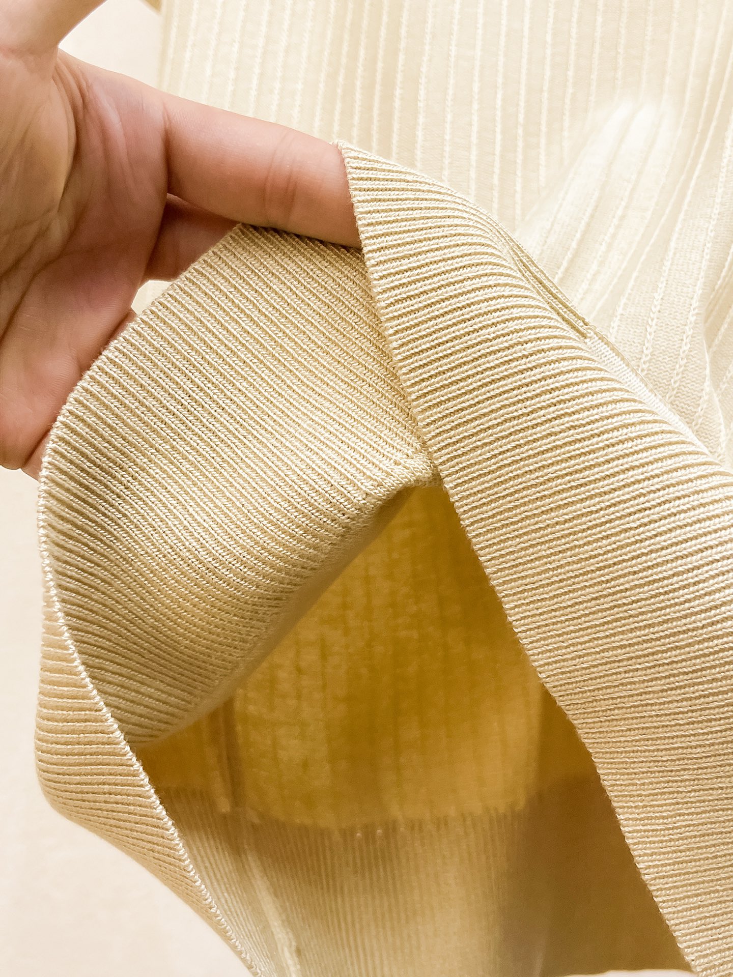 巴宝莉 2026春夏新品针织短袖，进口针织面料，手感柔软。顶级进口私货，设计潮流短袖针织衫，不失奢华 品