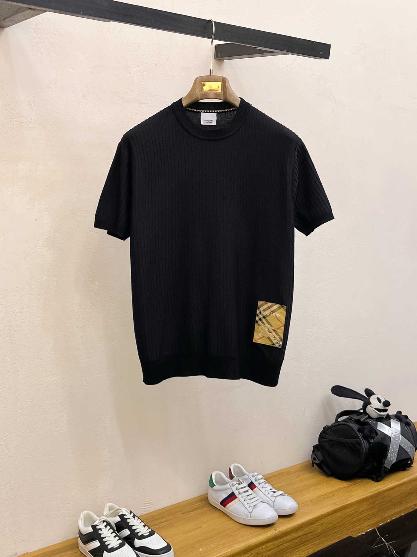 巴宝莉 2026春夏新品针织短袖，进口针织面料，手感柔软。顶级进口私货，设计潮流短袖针织衫，不失奢华 品