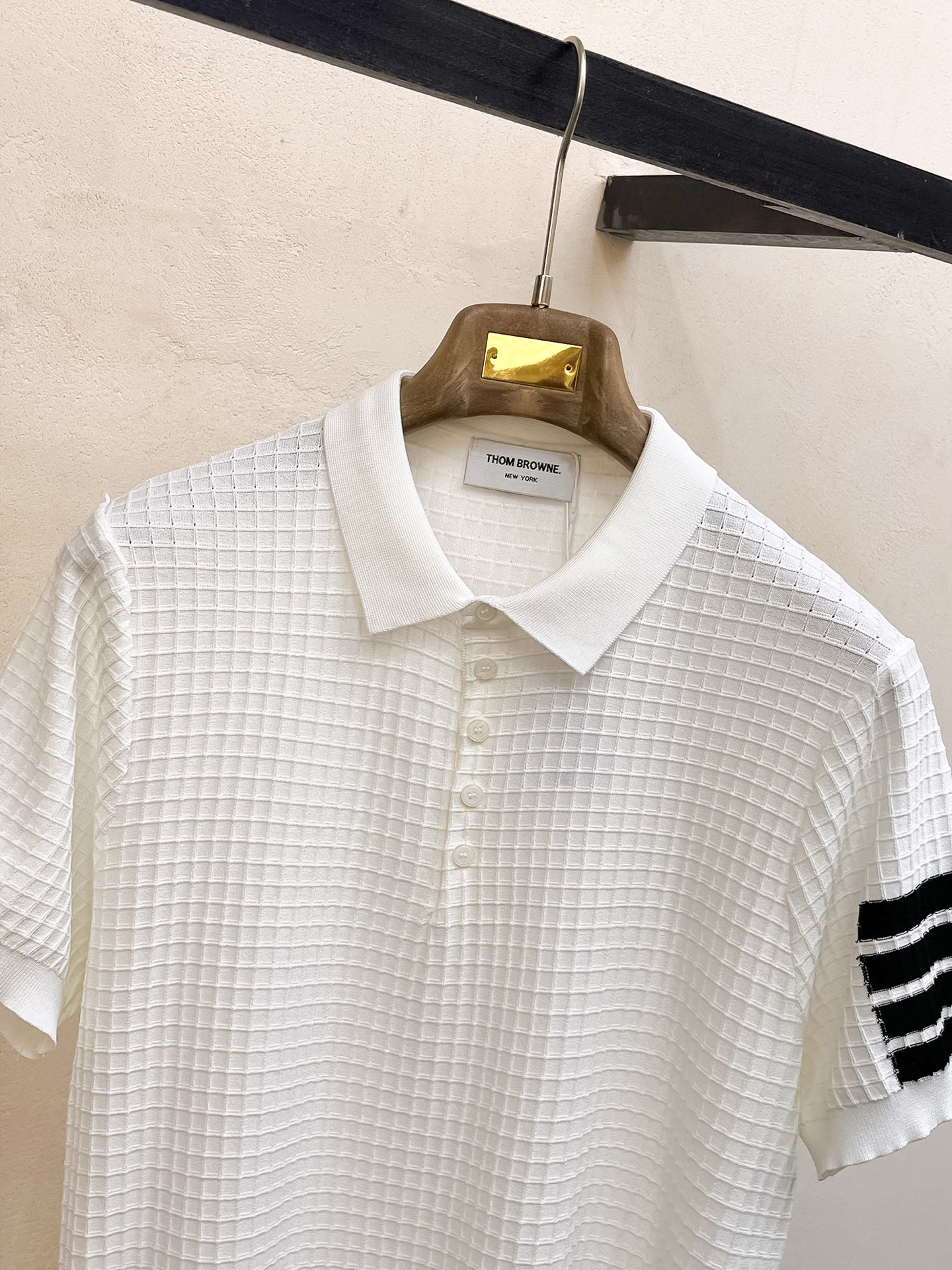 TB 2026春夏新品针织短袖，进口针织面料，手感柔软。顶级进口私货，设计潮流短袖针织衫，不失奢华 品质