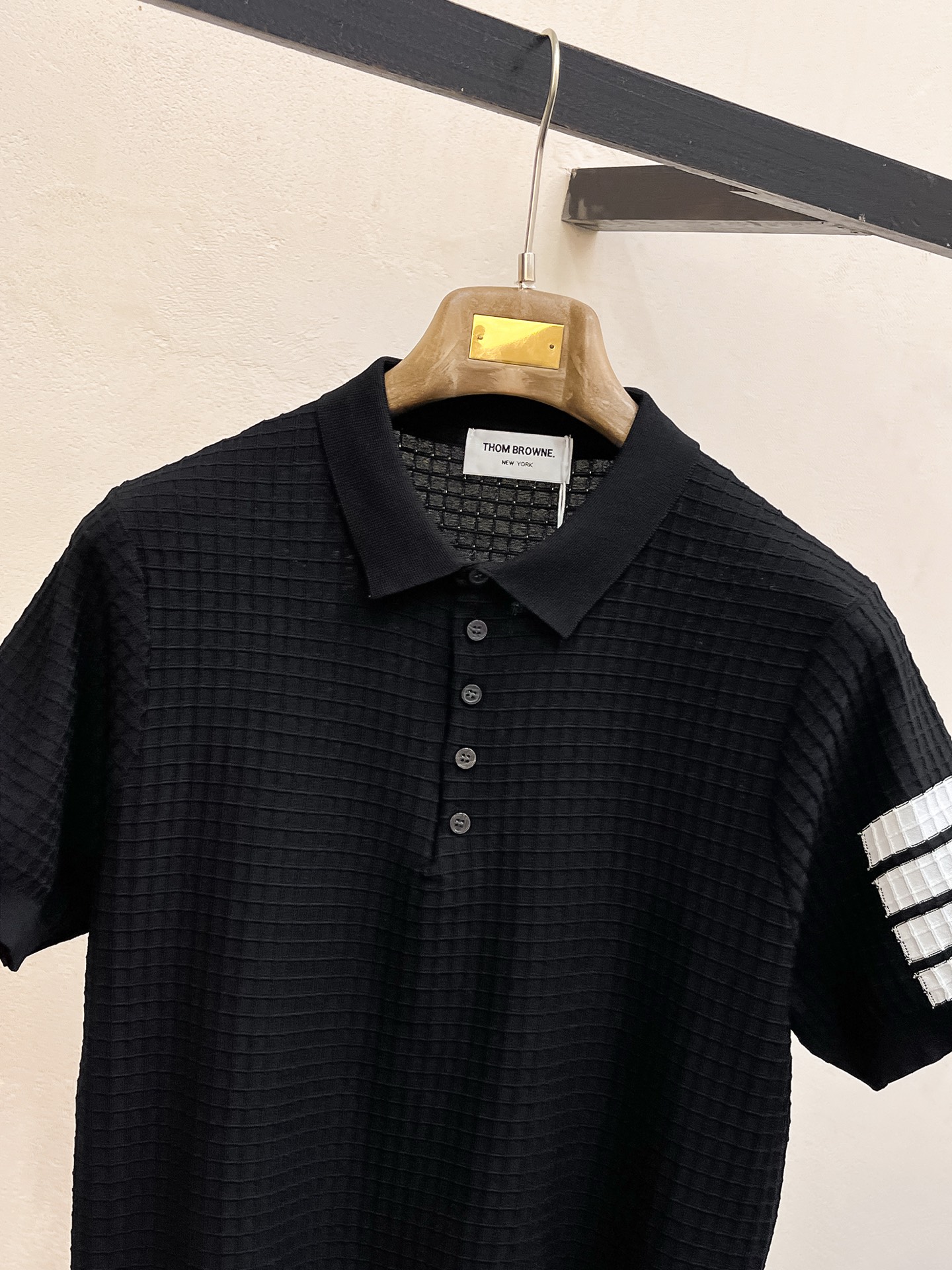 TB 2026春夏新品针织短袖，进口针织面料，手感柔软。顶级进口私货，设计潮流短袖针织衫，不失奢华 品质