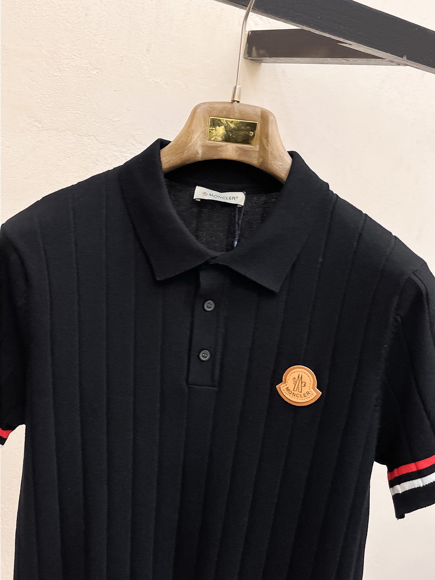 蒙口 2026春夏新品针织短袖，进口针织面料，手感柔软。顶级进口私货，设计潮流短袖针织衫，不失奢华 品质