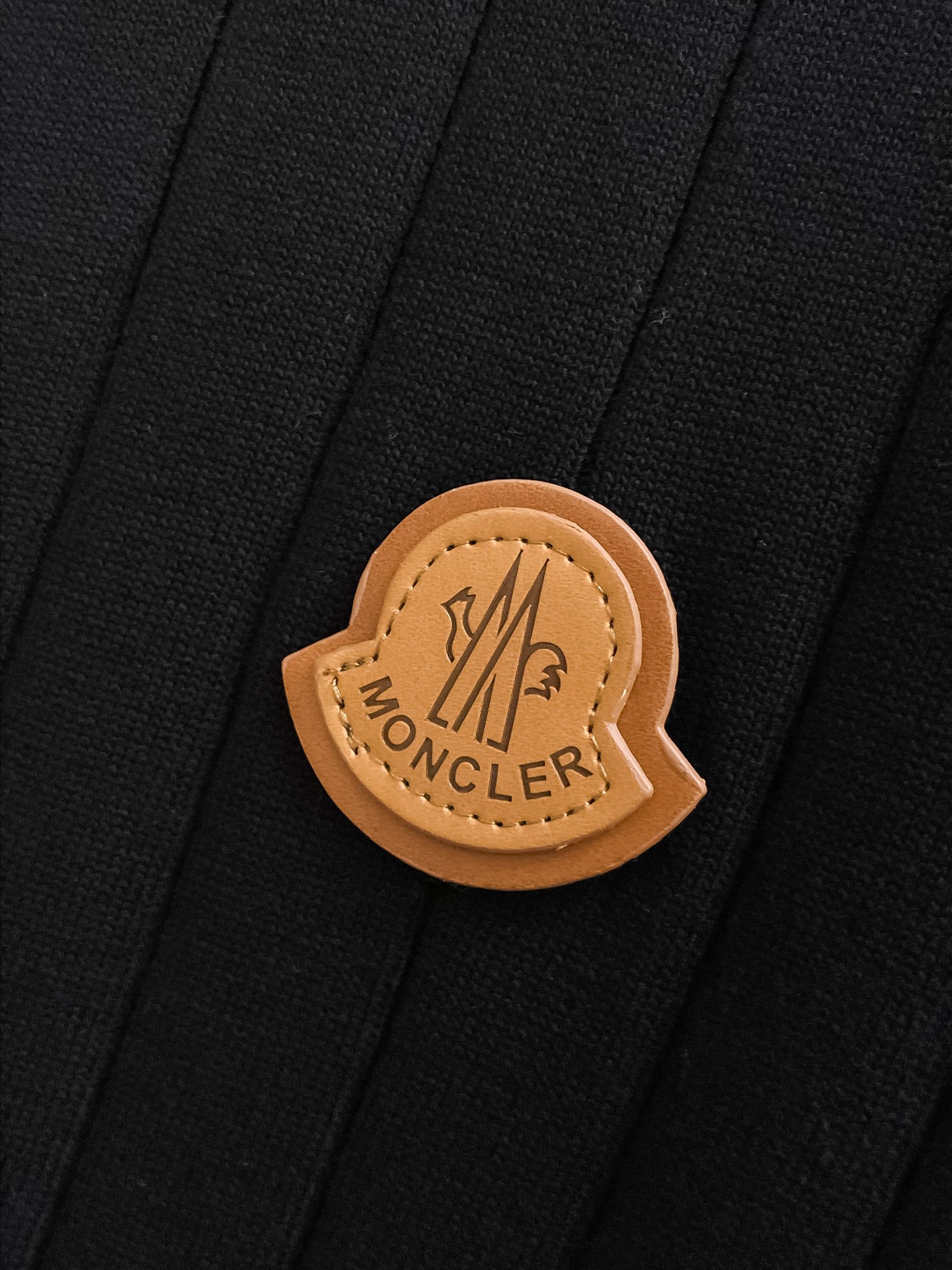 蒙口 2026春夏新品针织短袖，进口针织面料，手感柔软。顶级进口私货，设计潮流短袖针织衫，不失奢华 品质