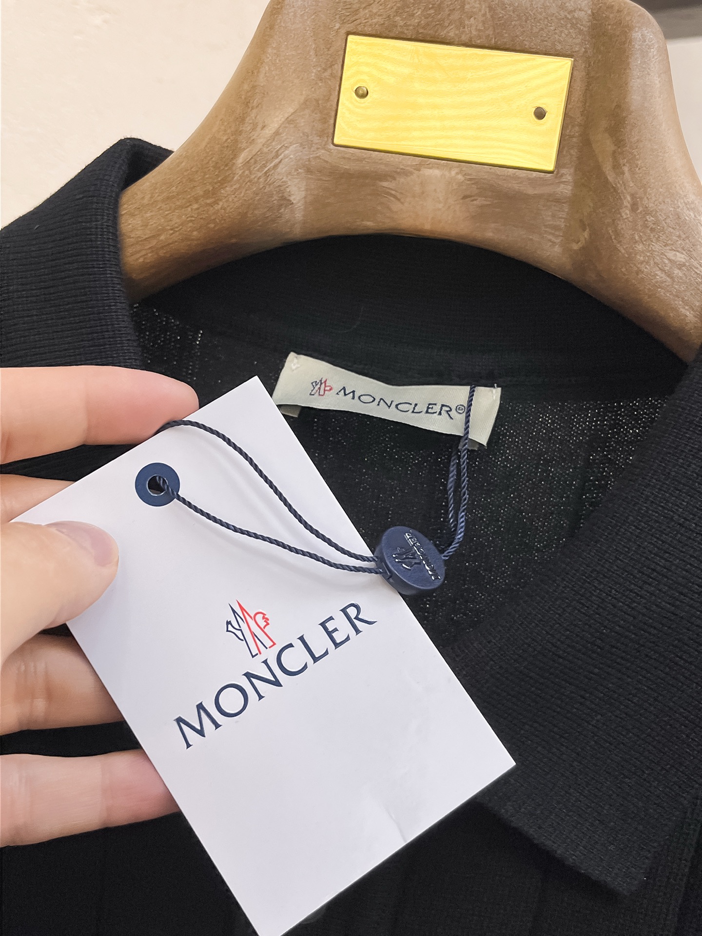 蒙口 2026春夏新品针织短袖，进口针织面料，手感柔软。顶级进口私货，设计潮流短袖针织衫，不失奢华 品质