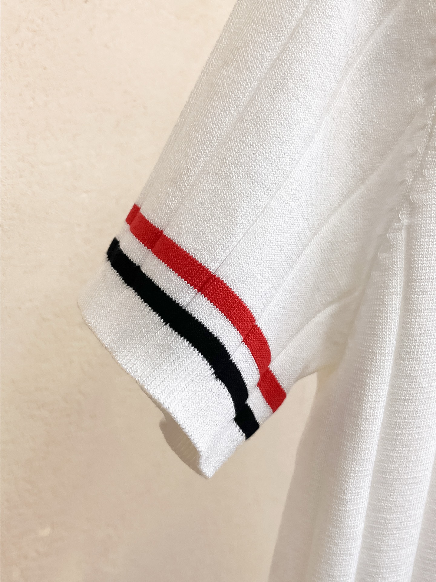 蒙口 2026春夏新品针织短袖，进口针织面料，手感柔软。顶级进口私货，设计潮流短袖针织衫，不失奢华 品质