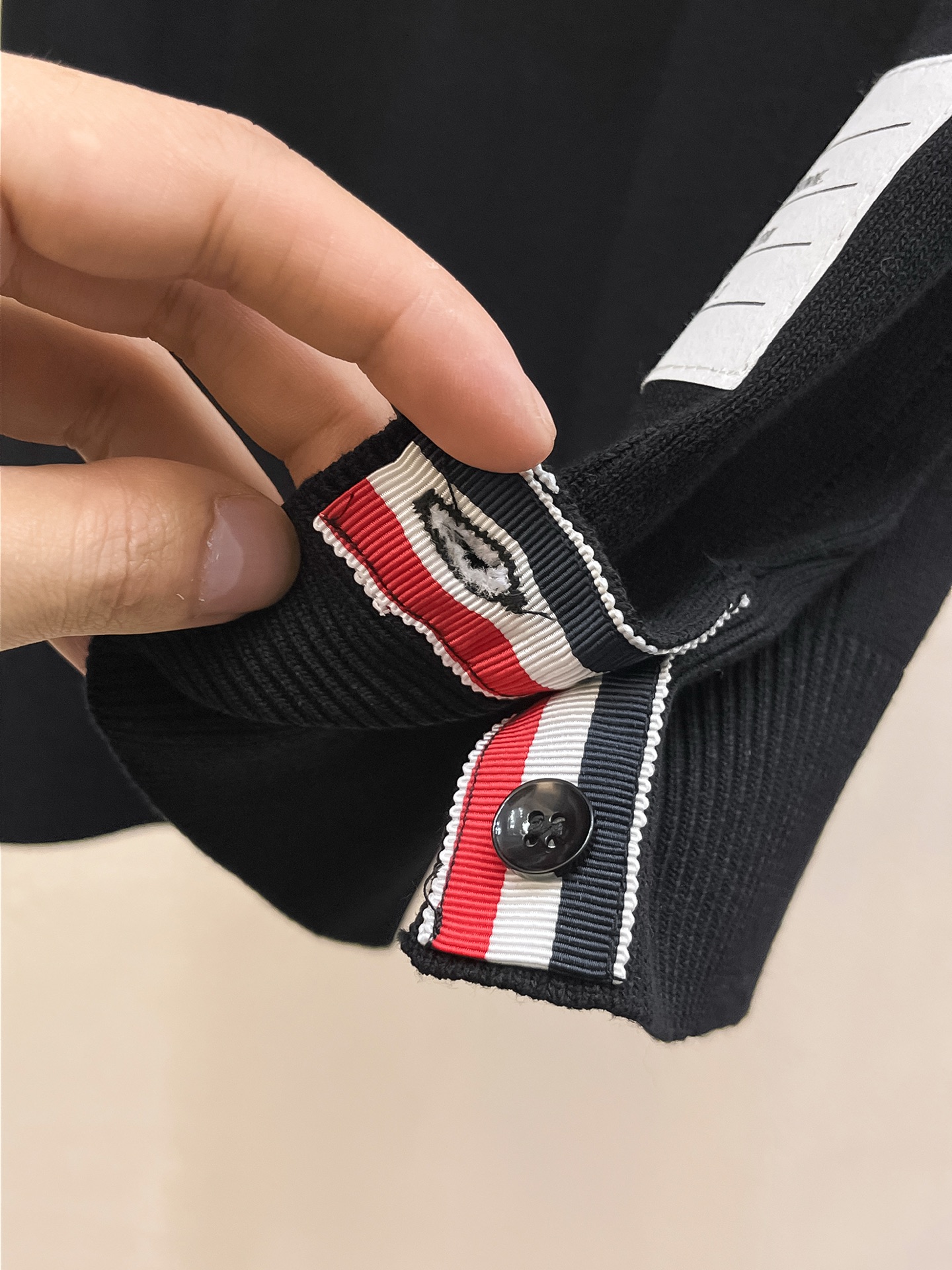 TB 2026春夏新品针织短袖，进口针织面料，手感柔软。顶级进口私货，设计潮流短袖针织衫，不失奢华 品质