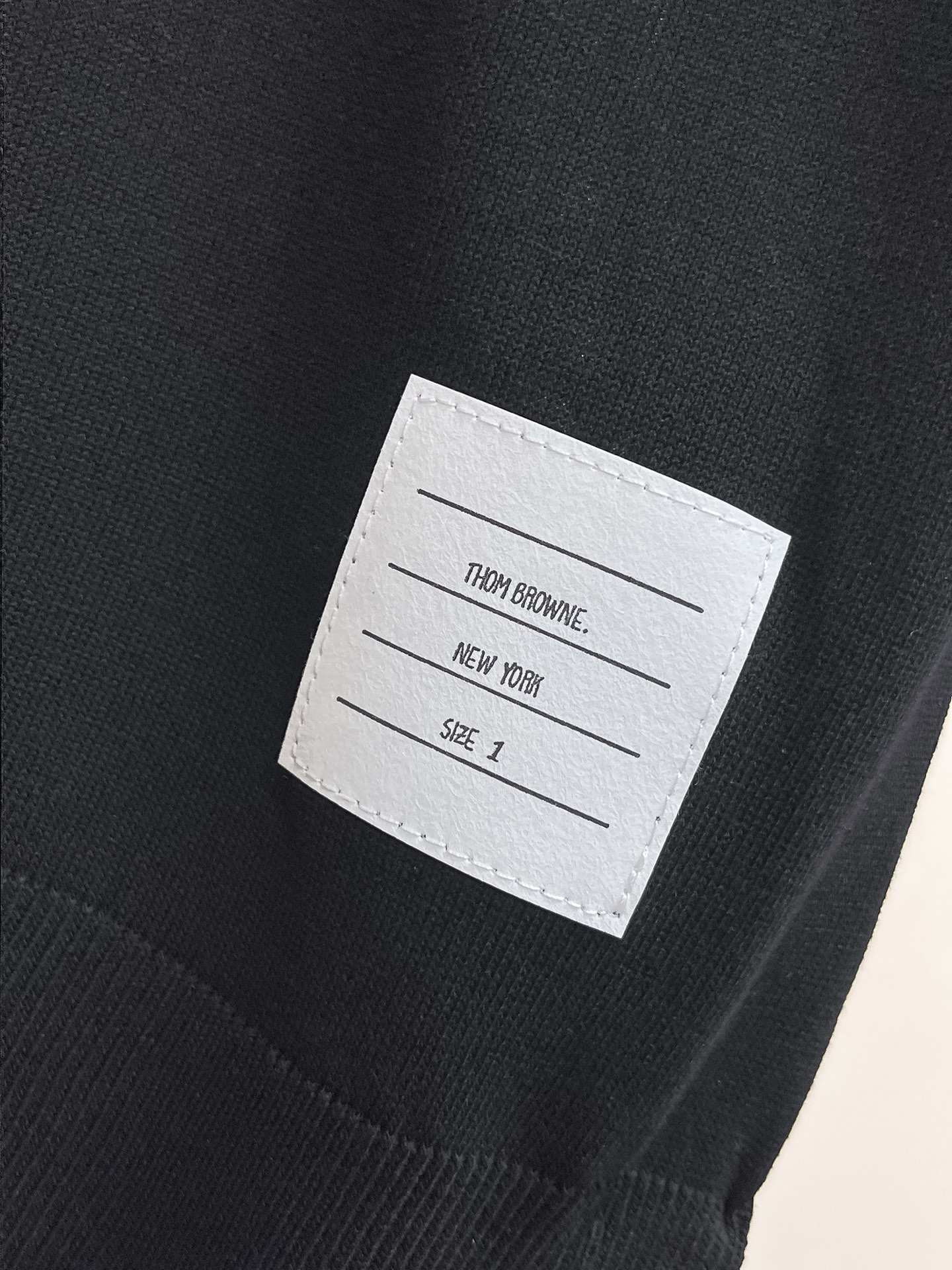 TB 2026春夏新品针织短袖，进口针织面料，手感柔软。顶级进口私货，设计潮流短袖针织衫，不失奢华 品质