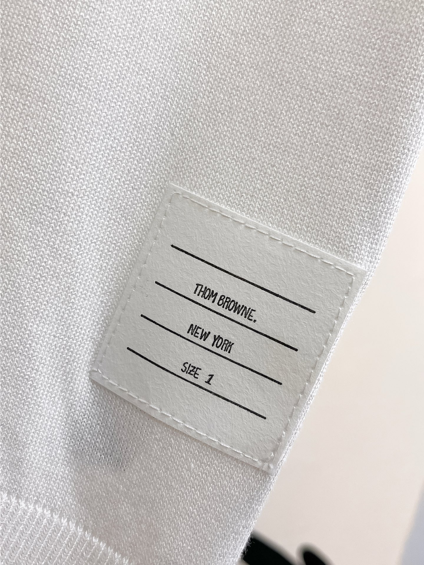 TB 2026春夏新品针织短袖，进口针织面料，手感柔软。顶级进口私货，设计潮流短袖针织衫，不失奢华 品质