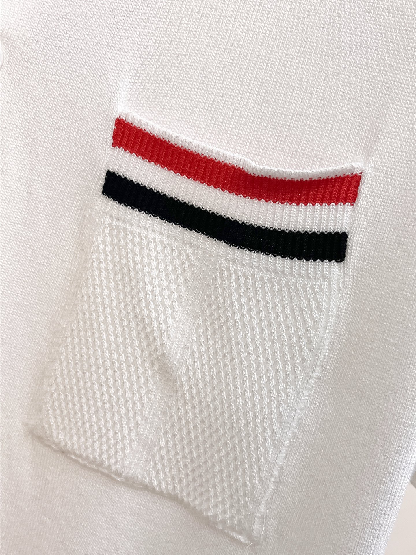 TB 2026春夏新品针织短袖，进口针织面料，手感柔软。顶级进口私货，设计潮流短袖针织衫，不失奢华 品质