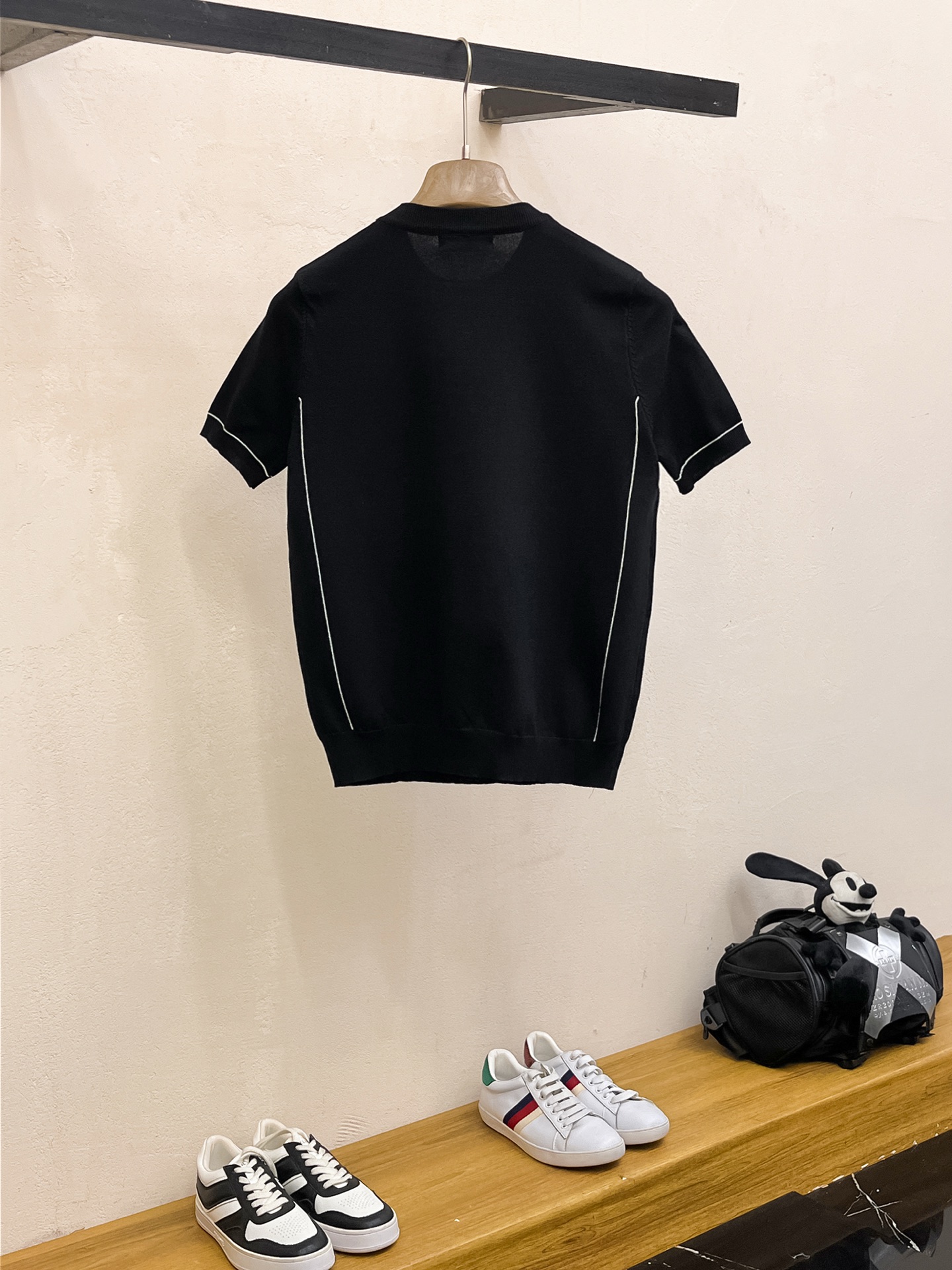 普拉达 2026春夏新品针织短袖，进口针织面料，手感柔软。顶级进口私货，设计潮流短袖针织衫，不失奢华 品