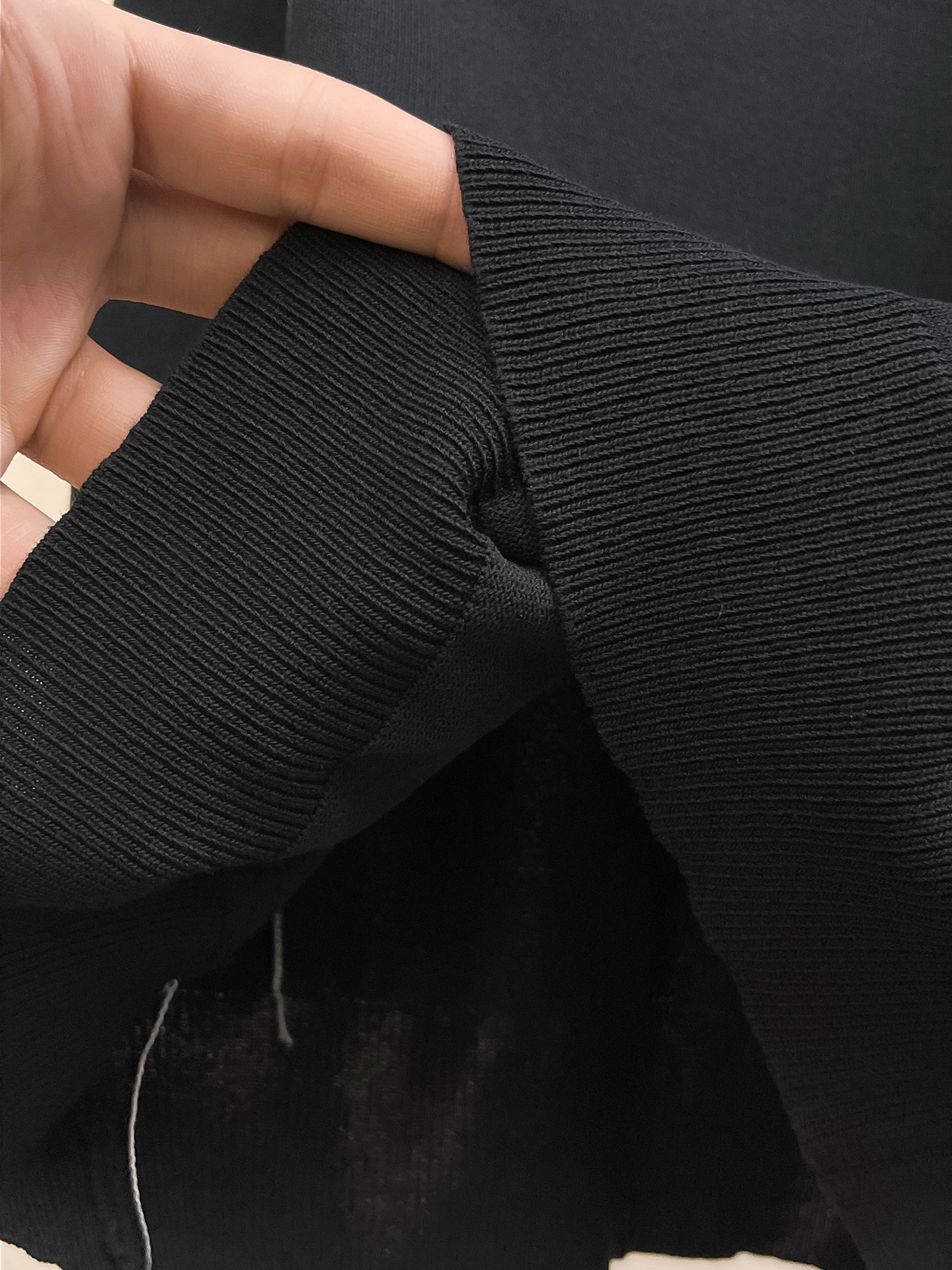 普拉达 2026春夏新品针织短袖，进口针织面料，手感柔软。顶级进口私货，设计潮流短袖针织衫，不失奢华 品