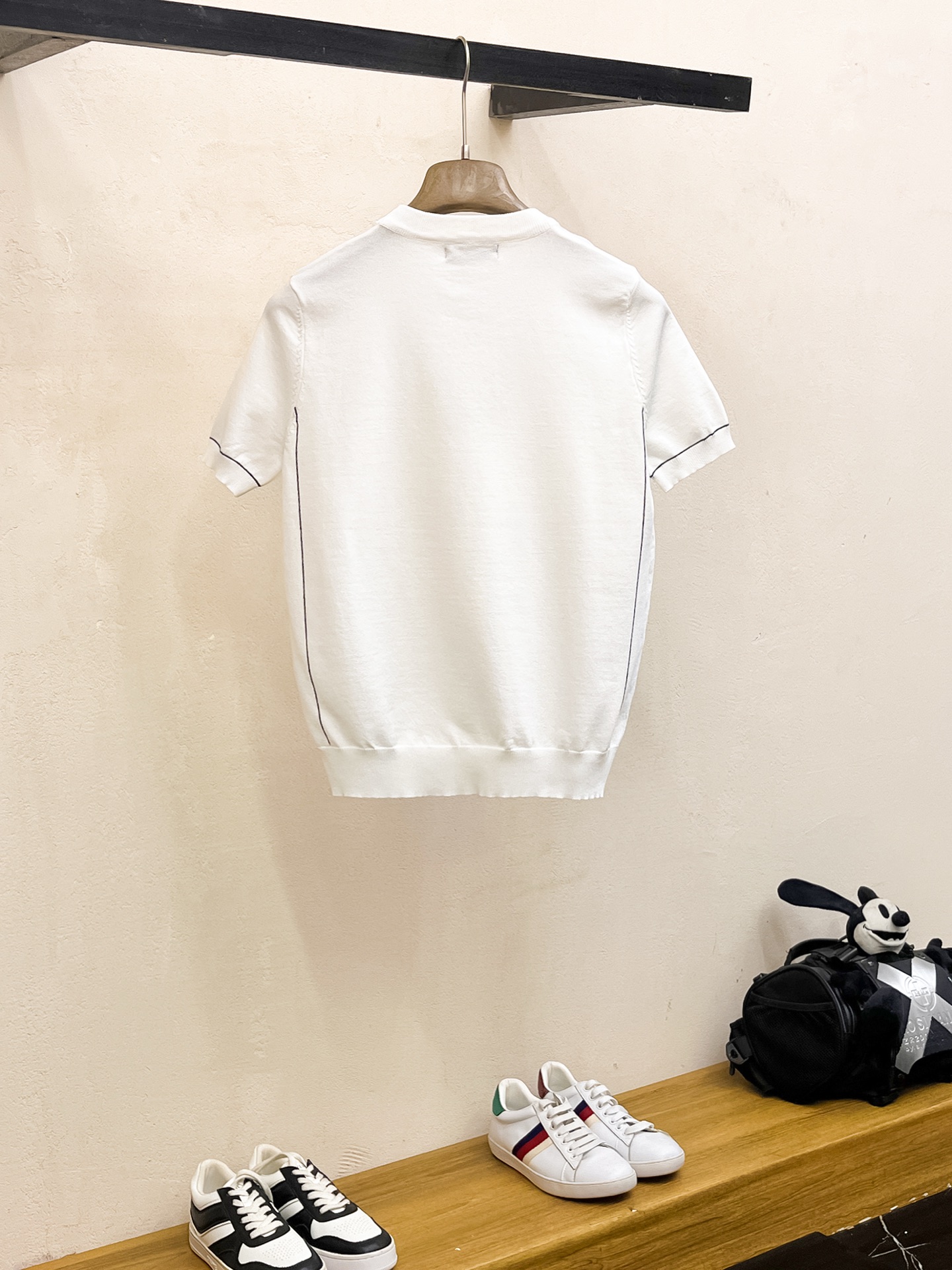 普拉达 2026春夏新品针织短袖，进口针织面料，手感柔软。顶级进口私货，设计潮流短袖针织衫，不失奢华 品