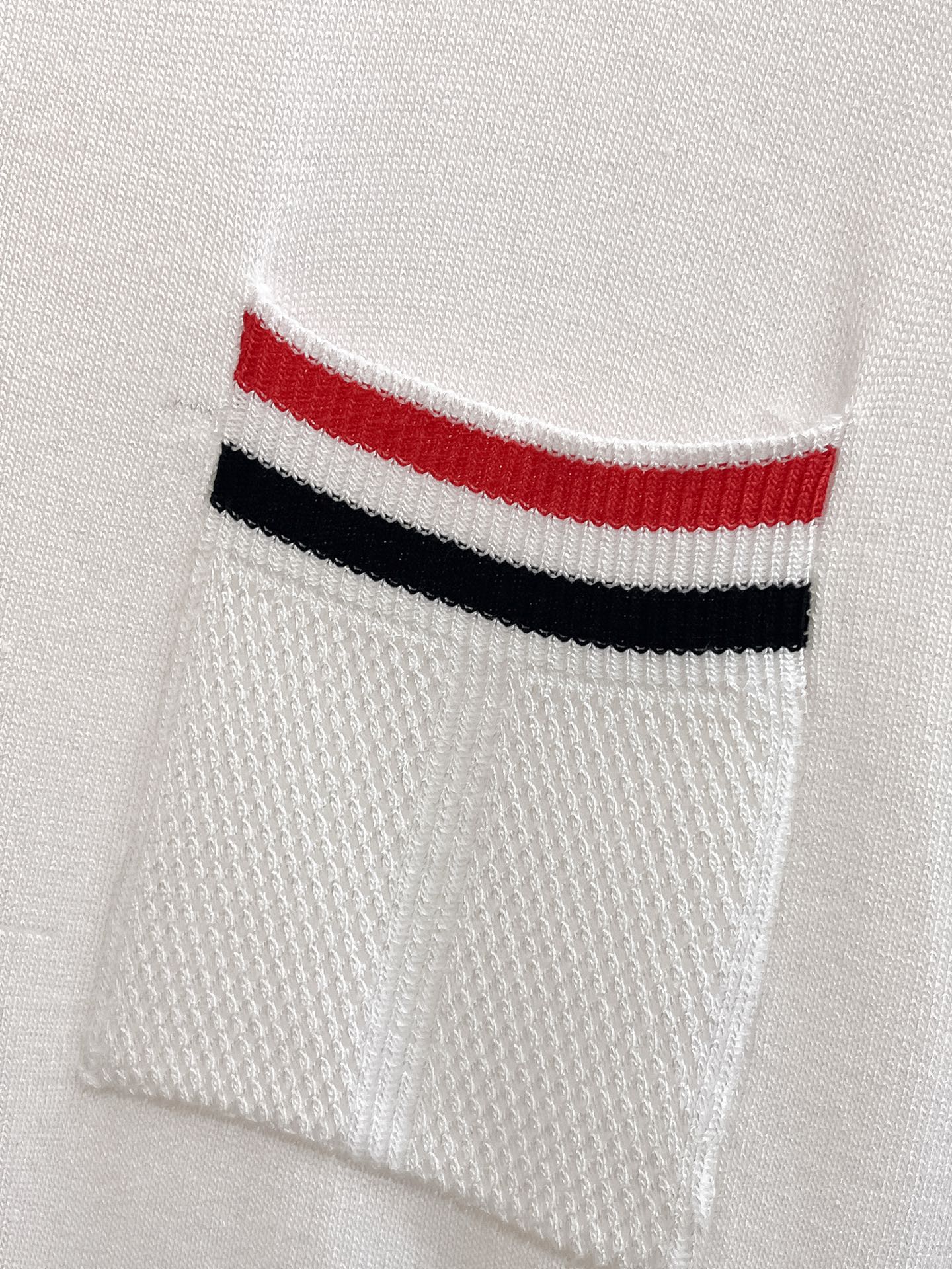 TB 2026春夏新品针织短袖，进口针织面料，手感柔软。顶级进口私货，设计潮流短袖针织衫，不失奢华 品质