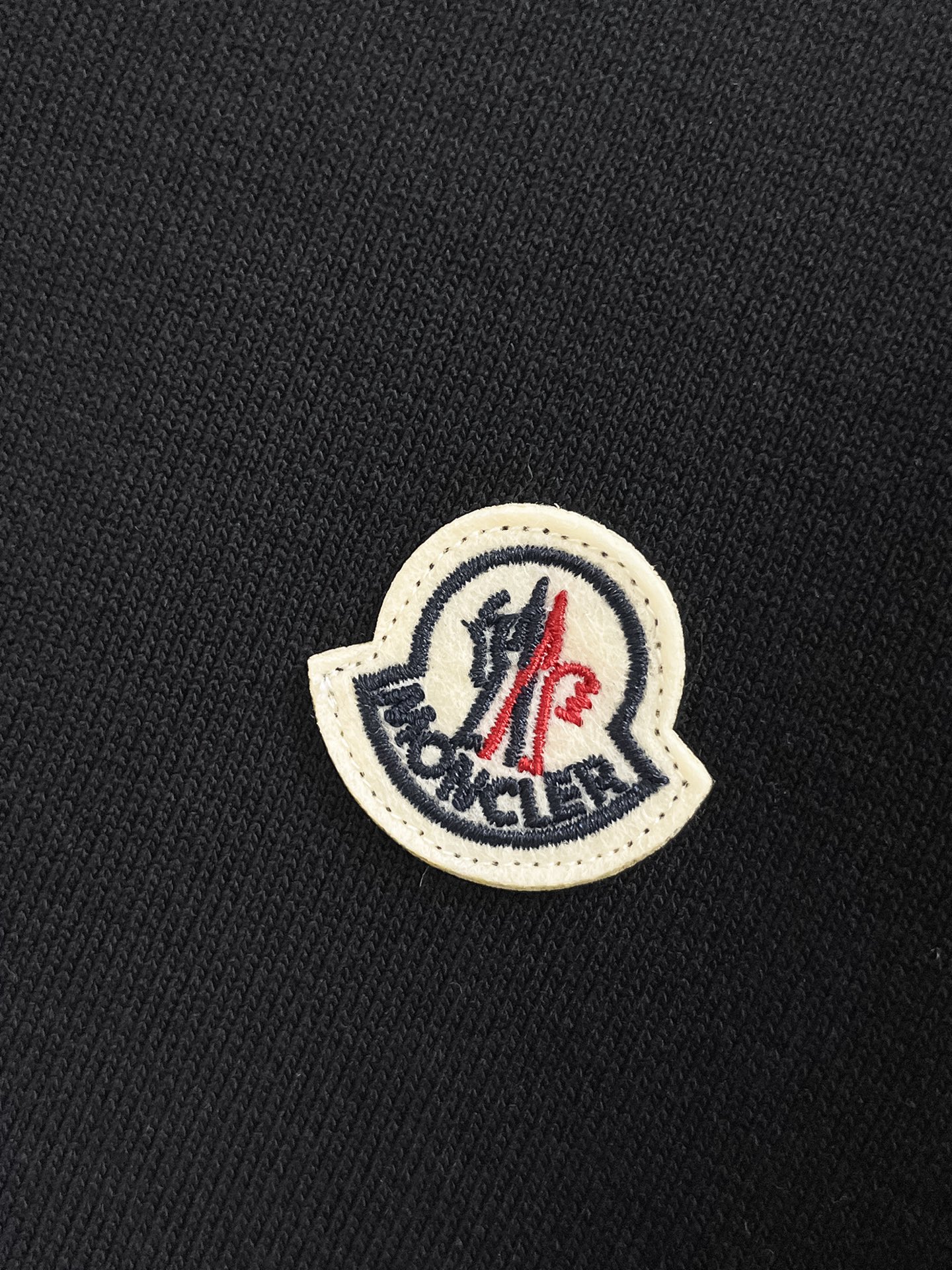 蒙口 2026春夏新品针织短袖，进口针织面料，手感柔软。顶级进口私货，设计潮流短袖针织衫，不失奢华 品质