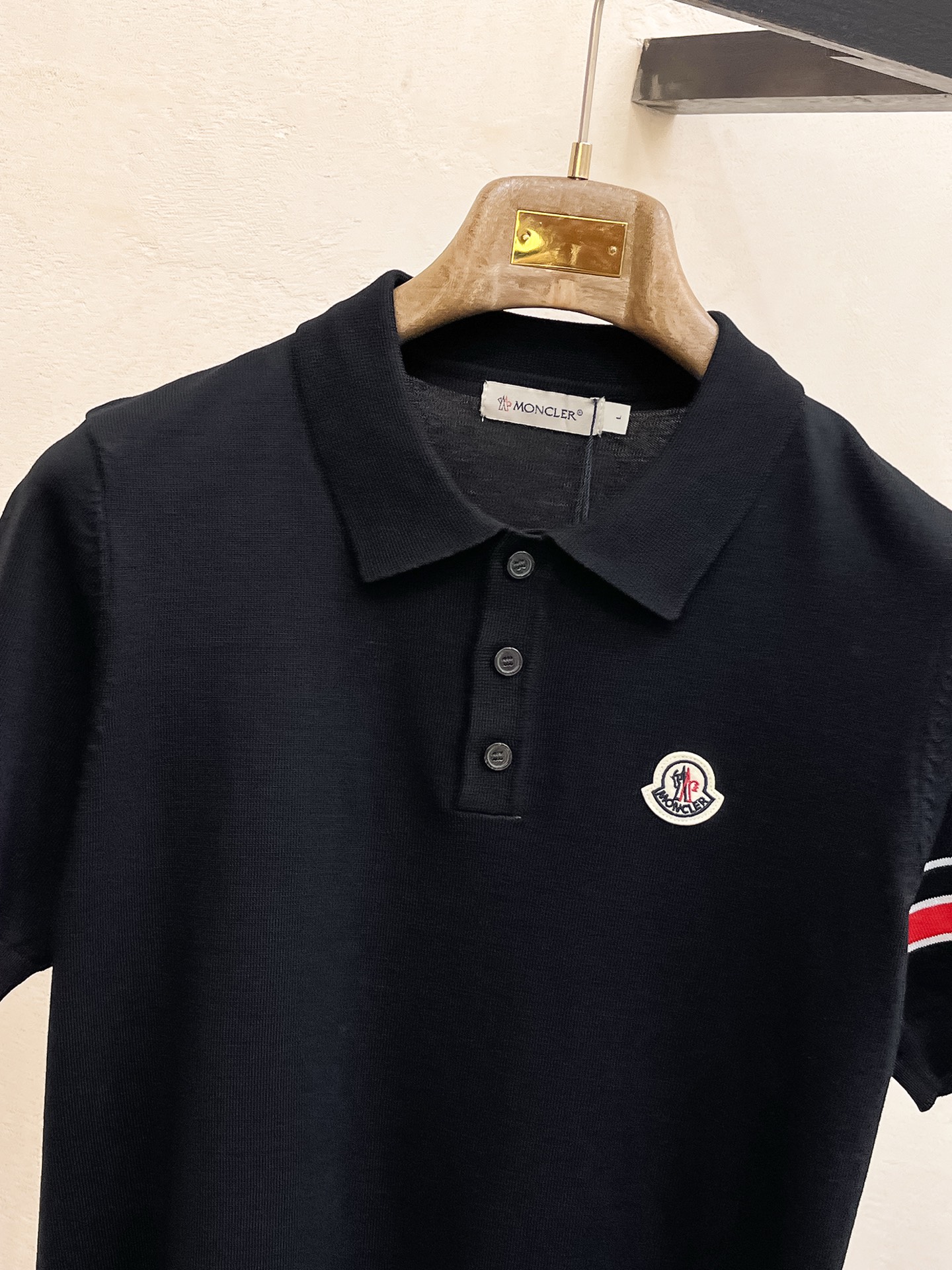 蒙口 2026春夏新品针织短袖，进口针织面料，手感柔软。顶级进口私货，设计潮流短袖针织衫，不失奢华 品质