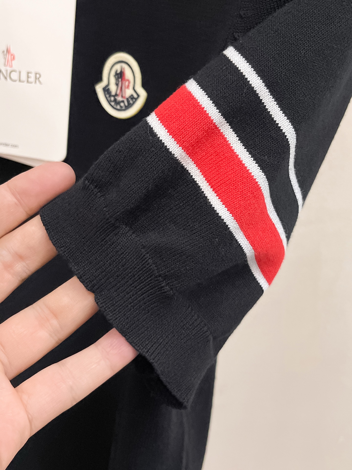 蒙口 2026春夏新品针织短袖，进口针织面料，手感柔软。顶级进口私货，设计潮流短袖针织衫，不失奢华 品质