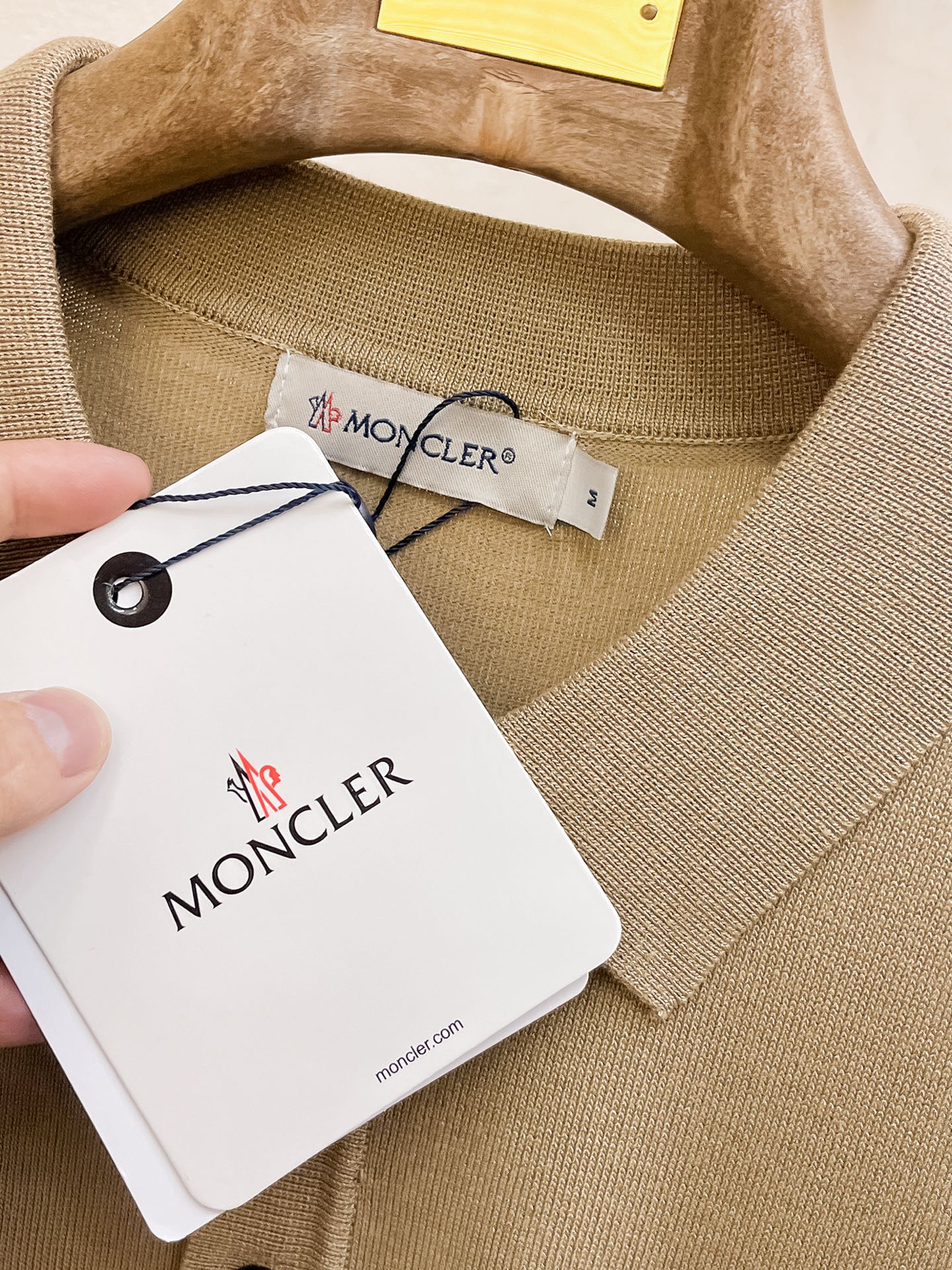 蒙口 2026春夏新品针织短袖，进口针织面料，手感柔软。顶级进口私货，设计潮流短袖针织衫，不失奢华 品质